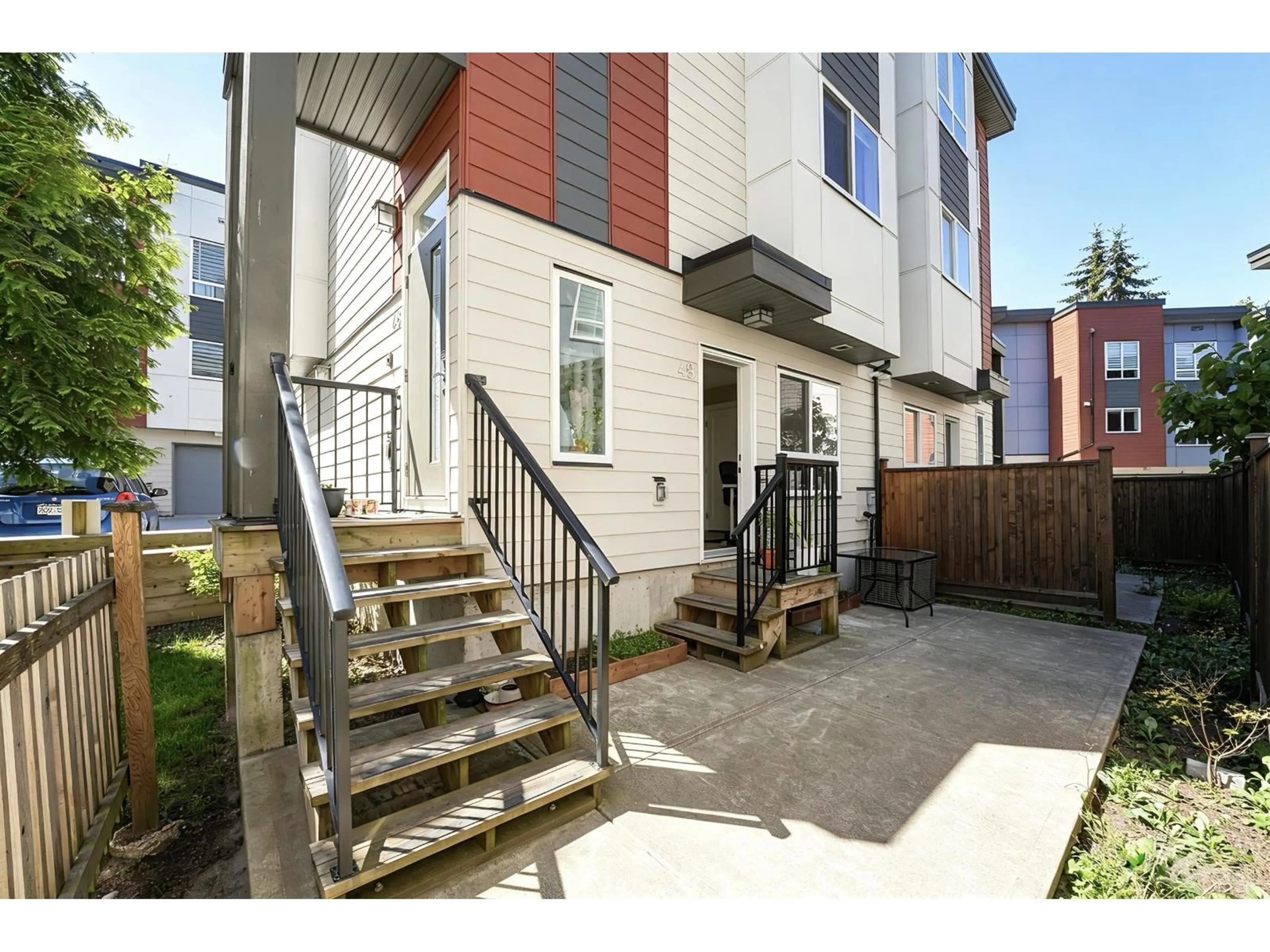 Patio, street for 48 - 1670 160 STREET, Surrey British Columbia V4A0C6