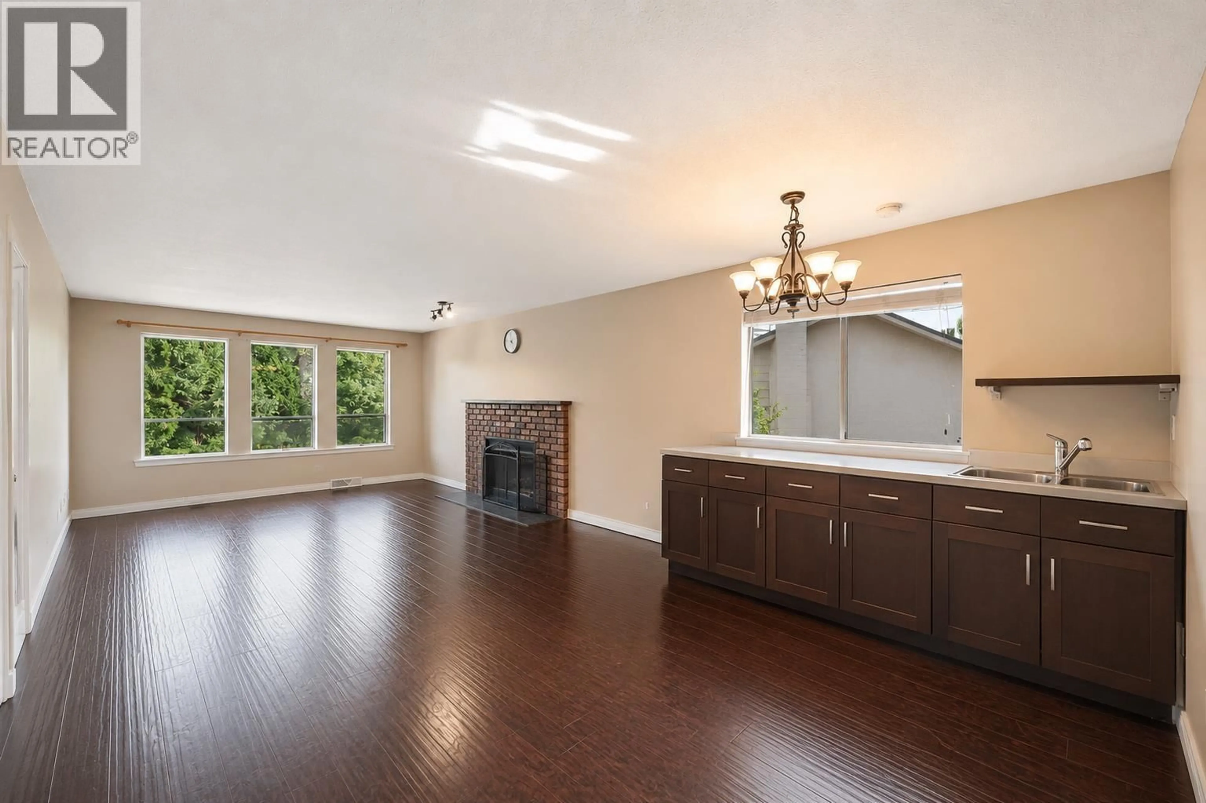 Unknown for 976 HOSMER COURT, Coquitlam British Columbia V3C4T8