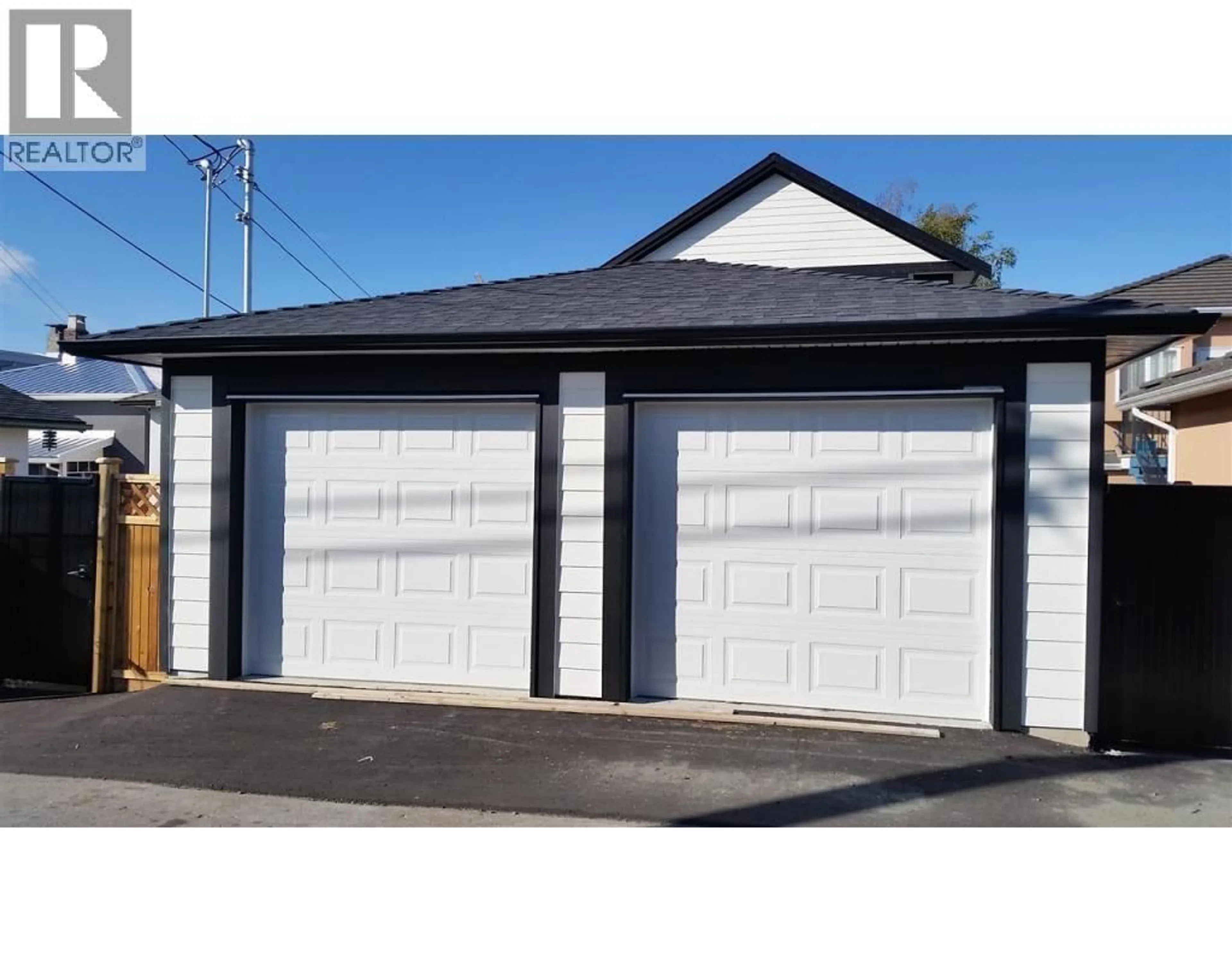 Indoor garage for 2216 MANNERING AVENUE, Vancouver British Columbia V5N3C4
