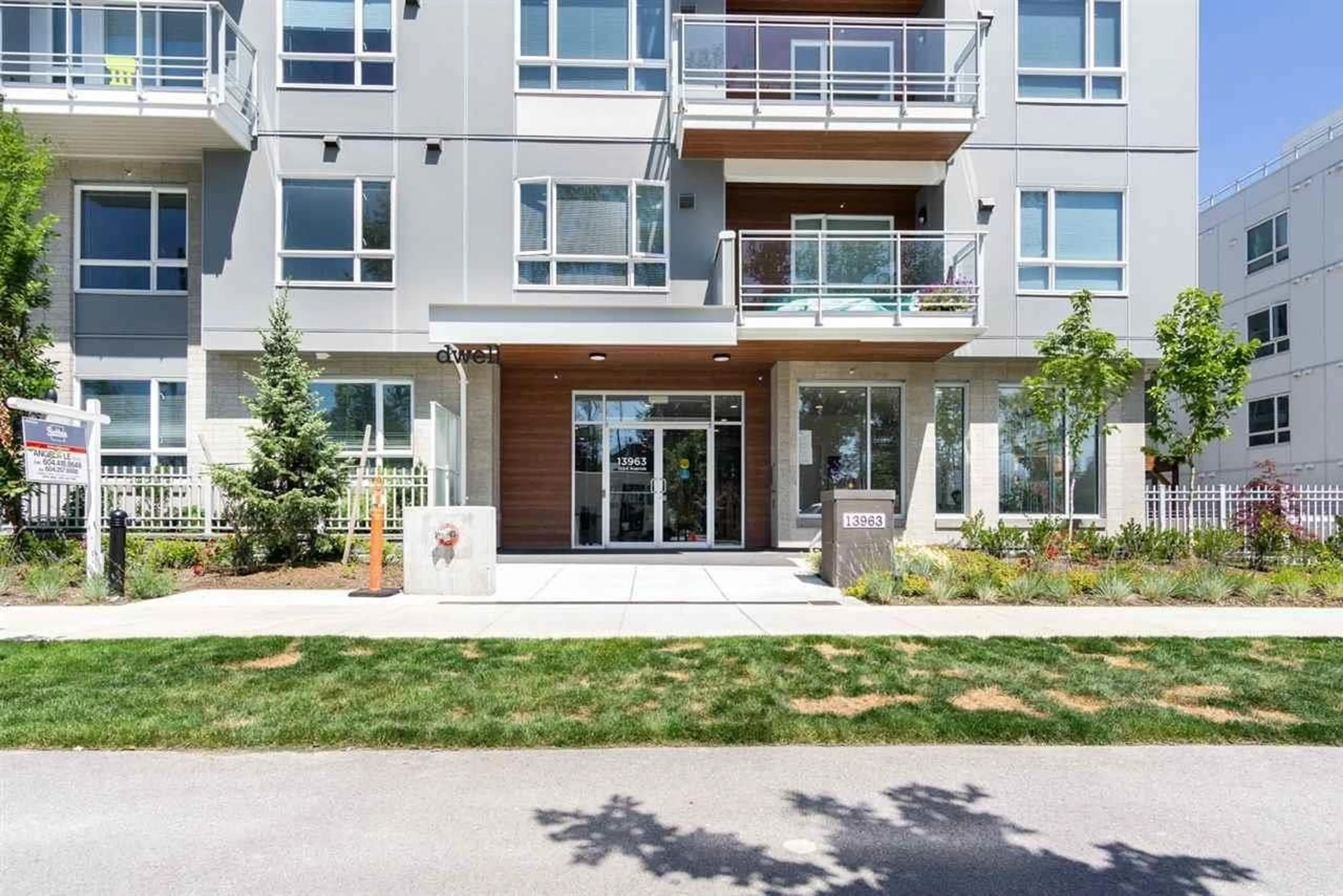 Patio, street for 111 - 13963 105 BOULEVARD, Surrey British Columbia V3T0M9