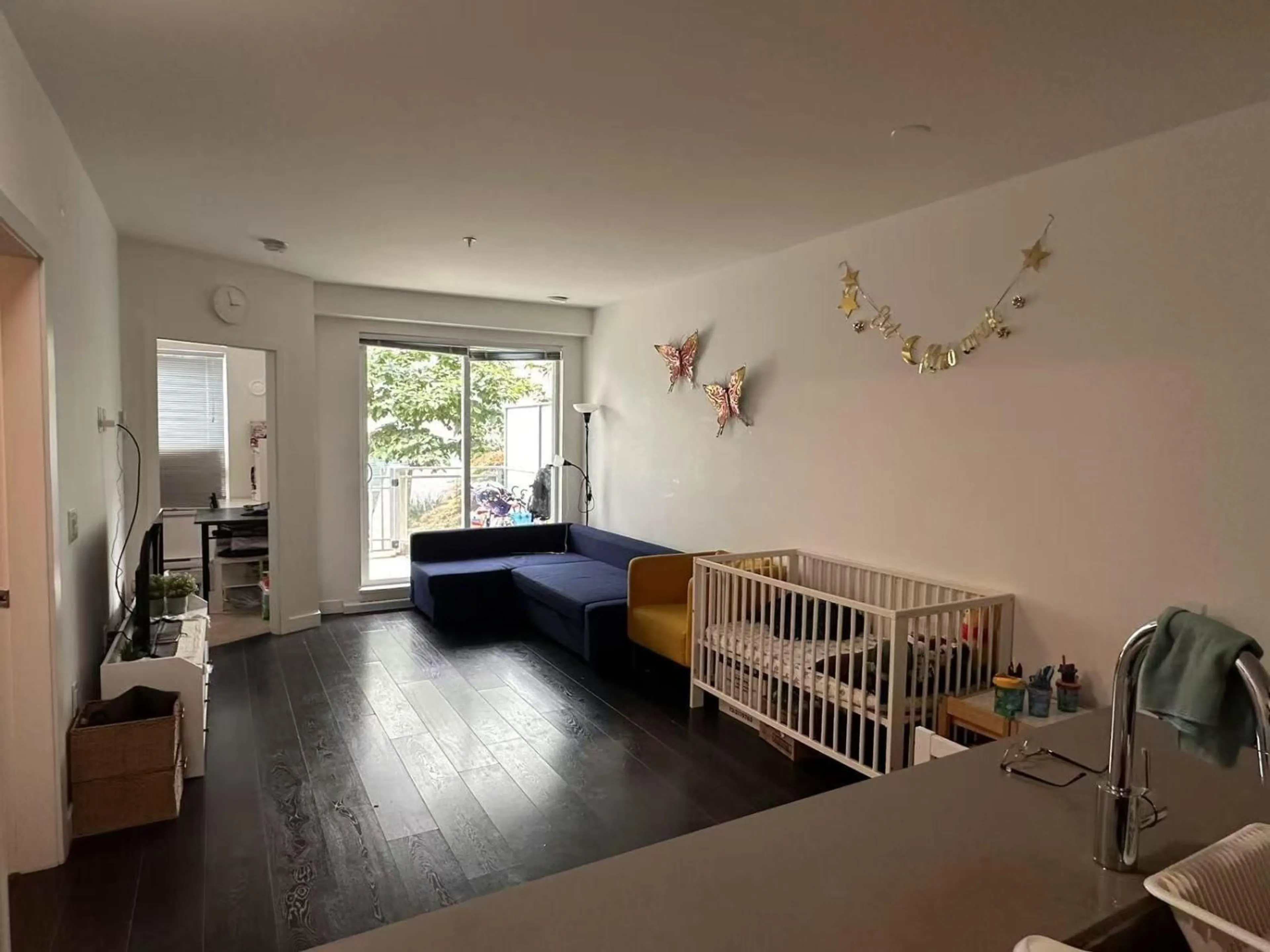 A pic of a room for 111 - 13963 105 BOULEVARD, Surrey British Columbia V3T0M9