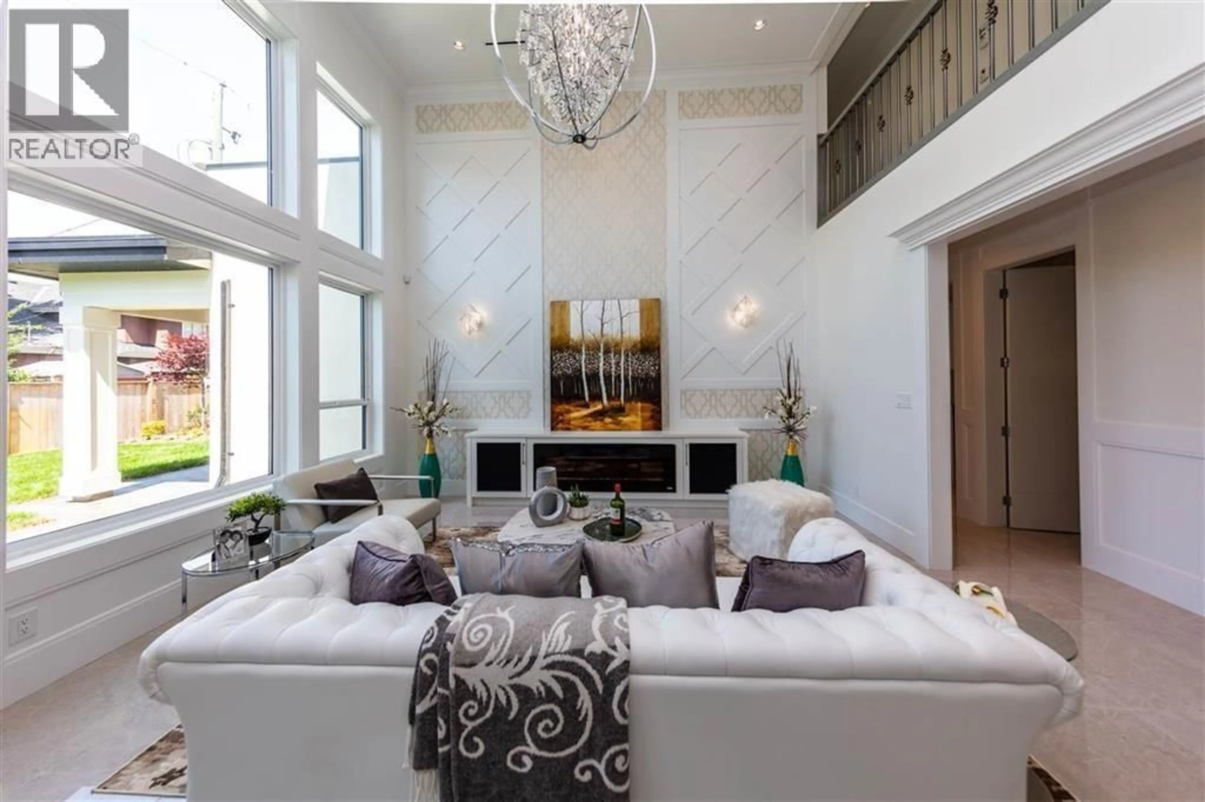 Living room with furniture, ceramic/tile floor for 10820 DENNIS CRESCENT, Richmond British Columbia V7A3S1