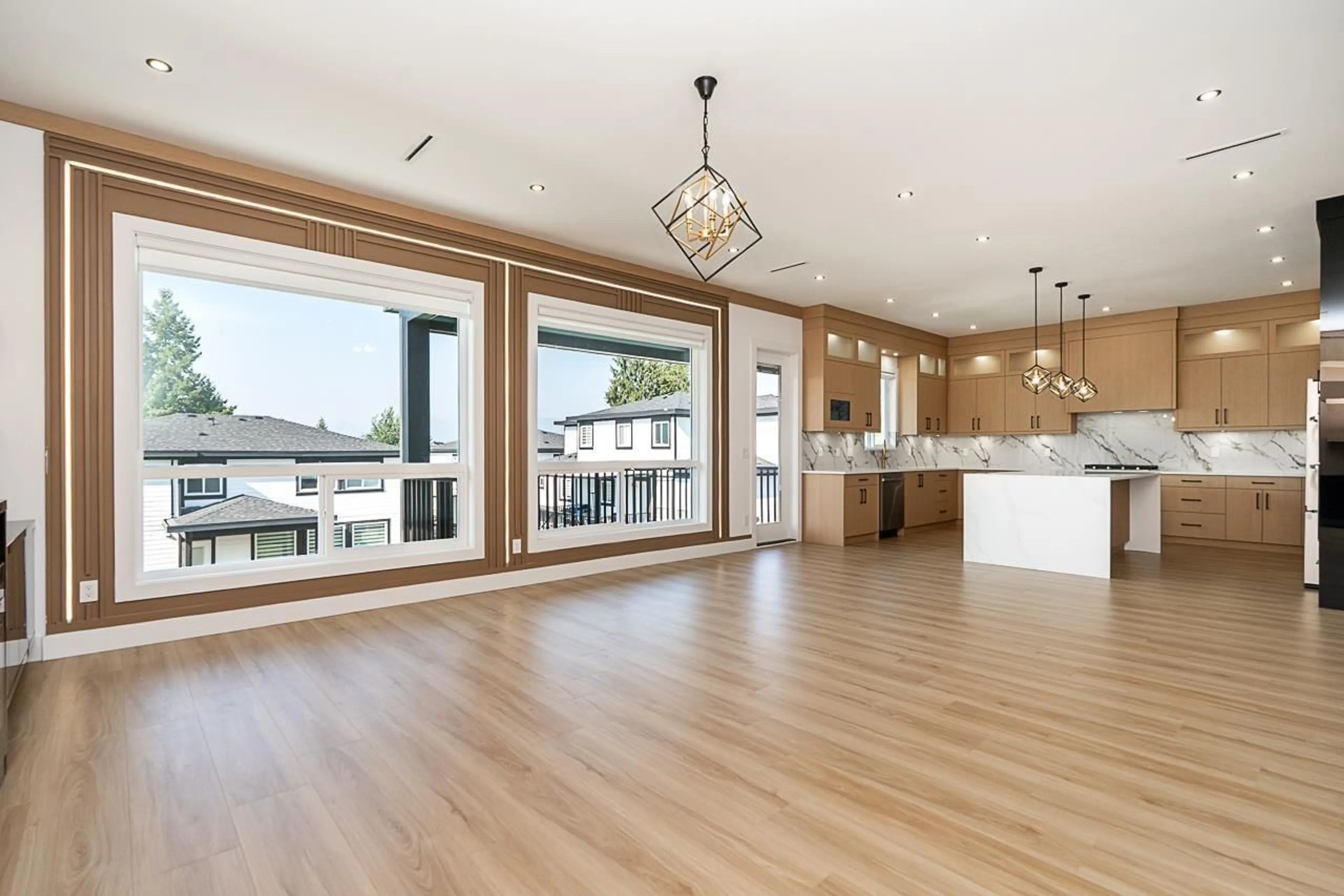 Open concept kitchen, wood/laminate floor for 13979 113 AVENUE, Surrey British Columbia V3R2K2