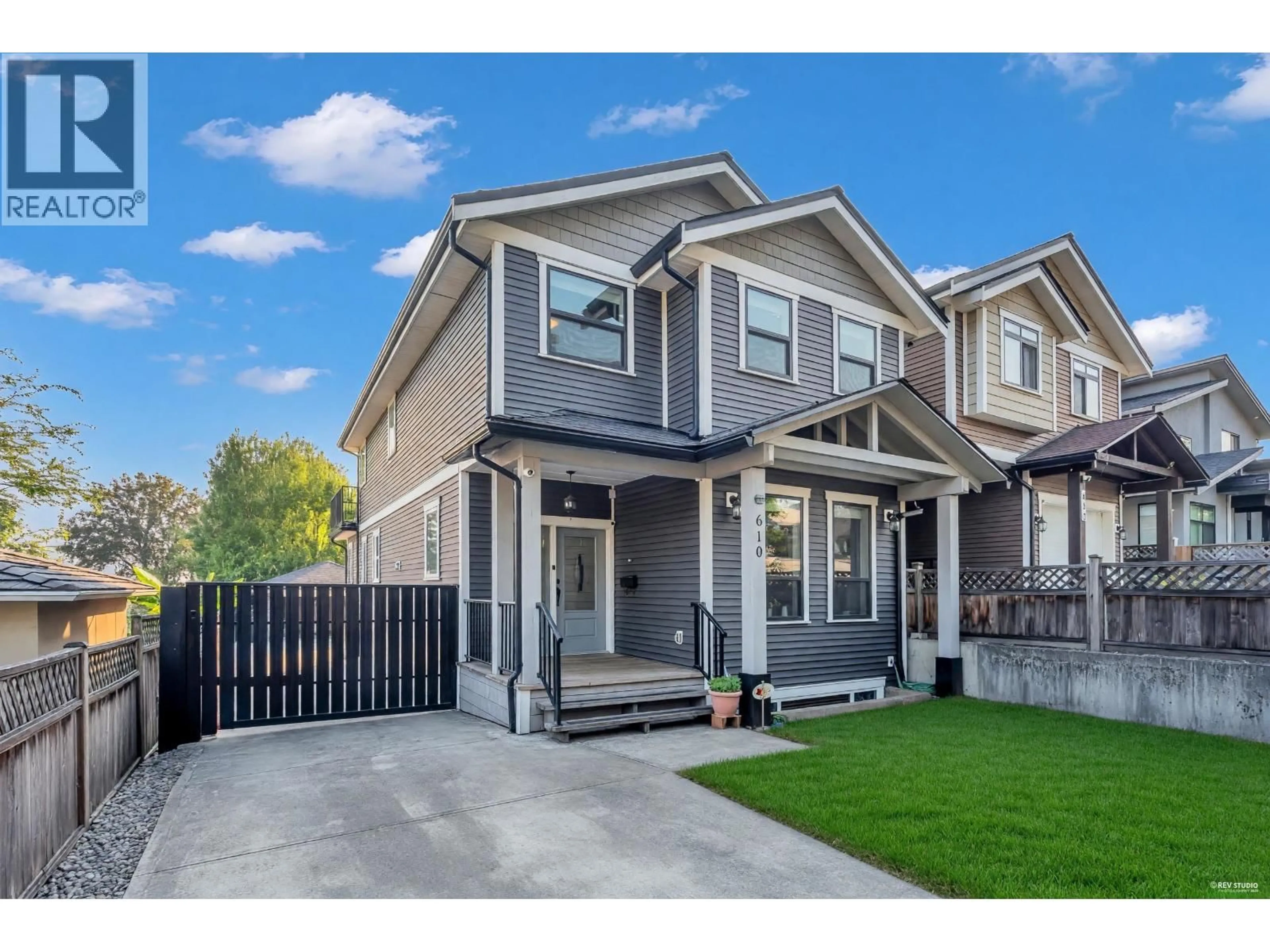 Home with vinyl exterior material, street for 610 THIRTEENTH STREET, New Westminster British Columbia V3M4M2