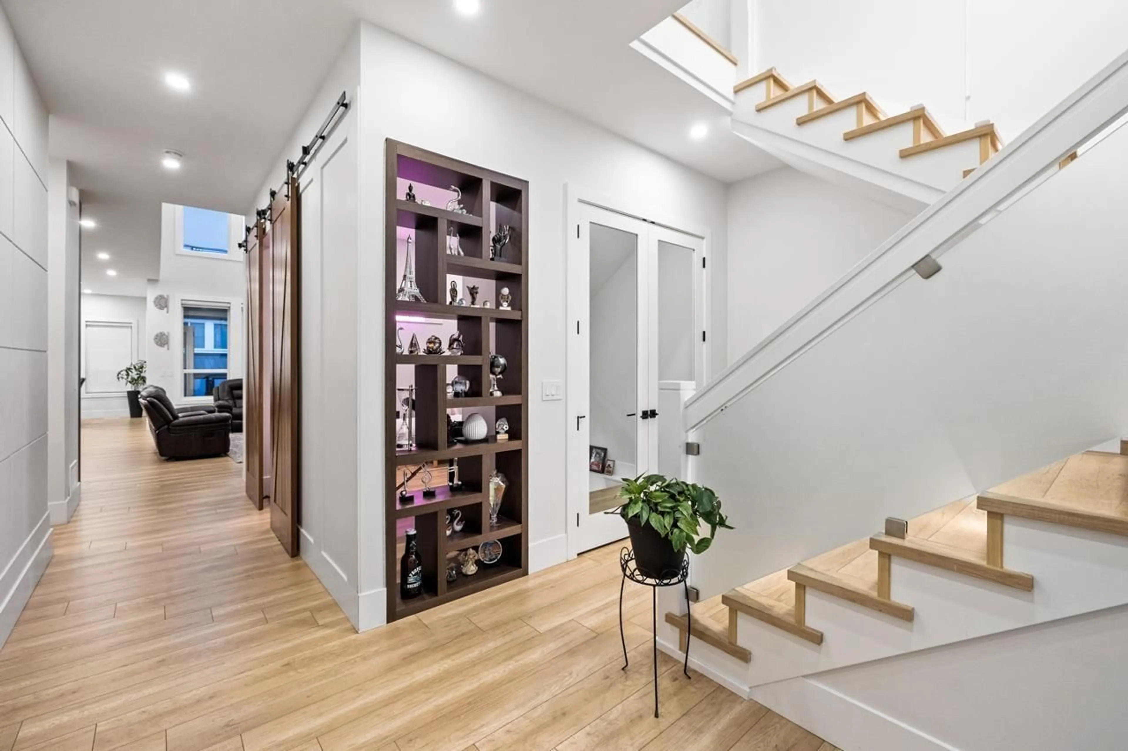 Indoor entryway for 2762 MONTANA PLACE, Abbotsford British Columbia V3G0G8