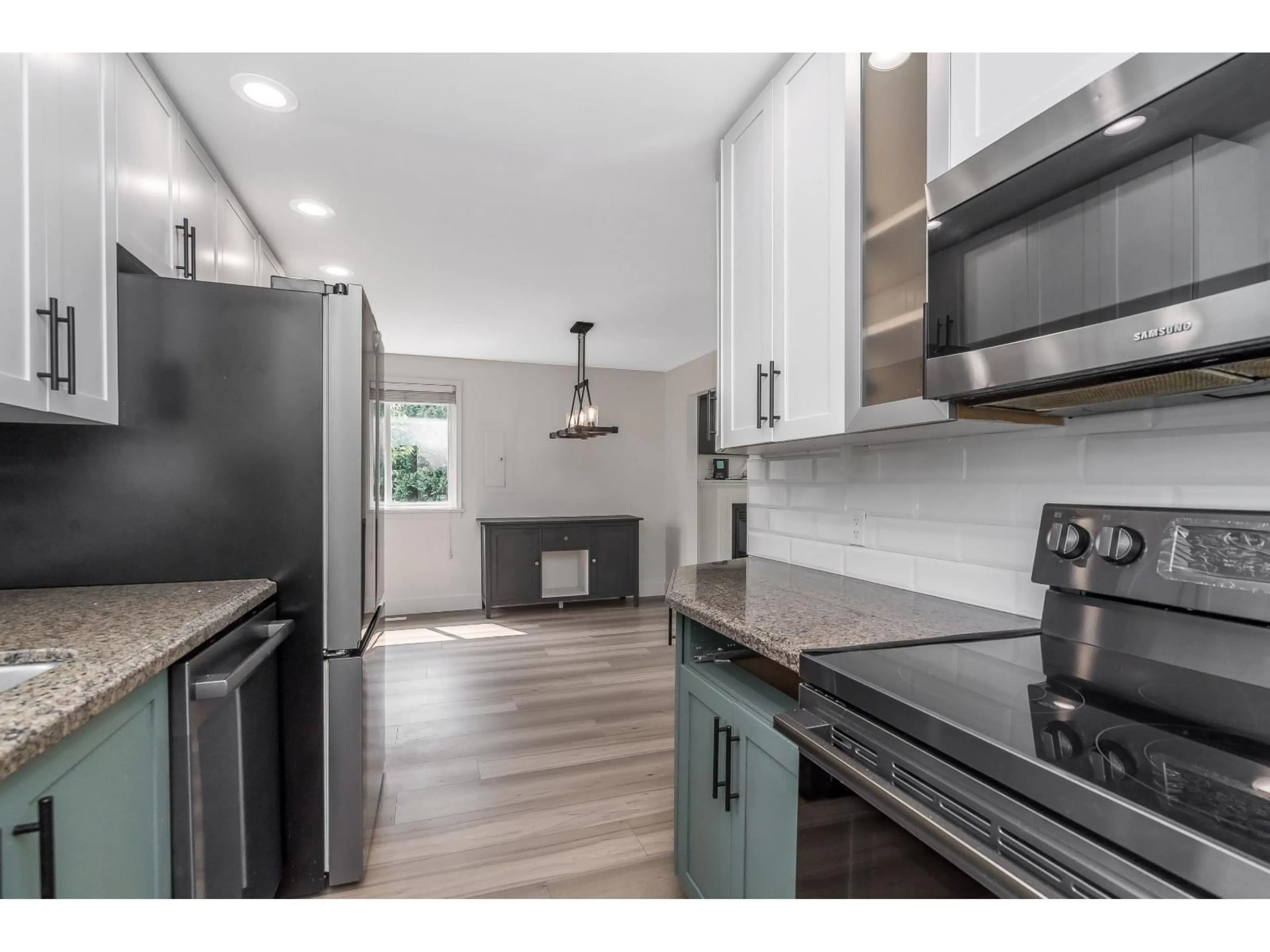 Open concept kitchen, unknown for 8364 CADE BARR STREET, Mission British Columbia V2V3Z8