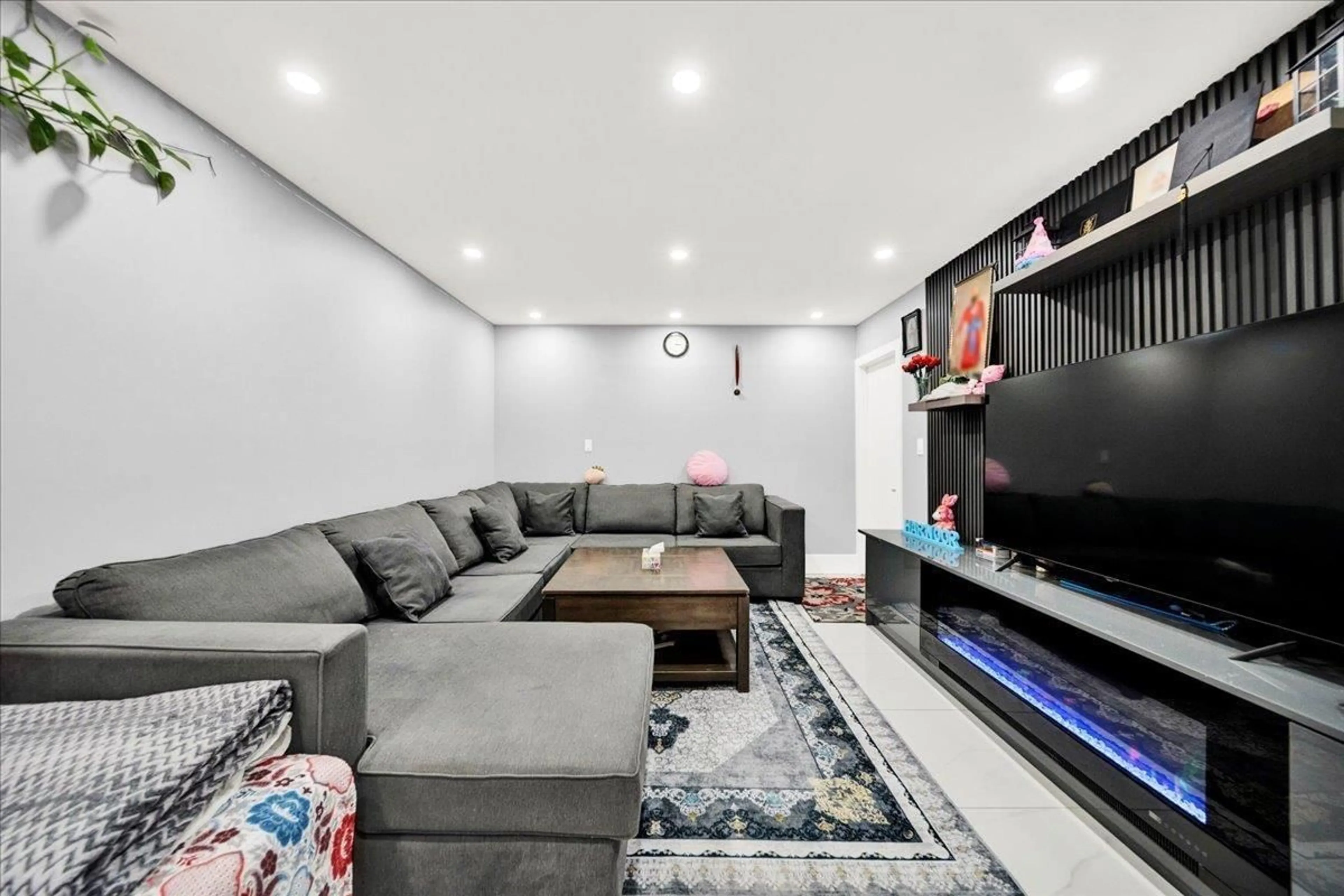 Home theater for 7068 129A AVENUE, Surrey British Columbia V3W2V7