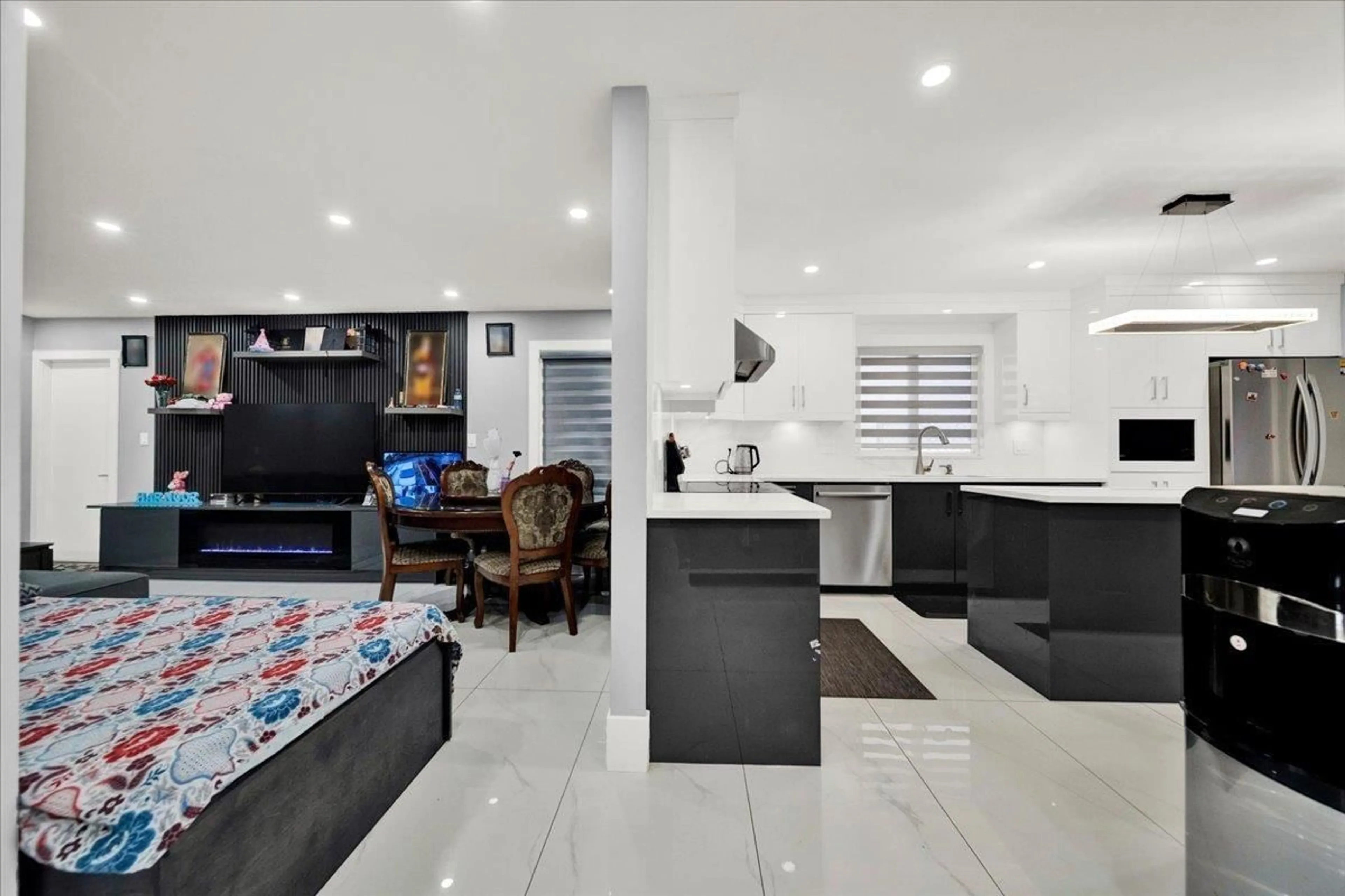 Contemporary kitchen, ceramic/tile floor for 7068 129A AVENUE, Surrey British Columbia V3W2V7