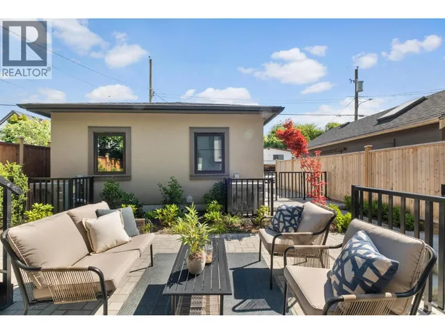 2236 5TH AVENUE, Vancouver 3