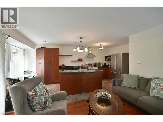 5875 TURNSTONE CRESCENT, Sechelt 3