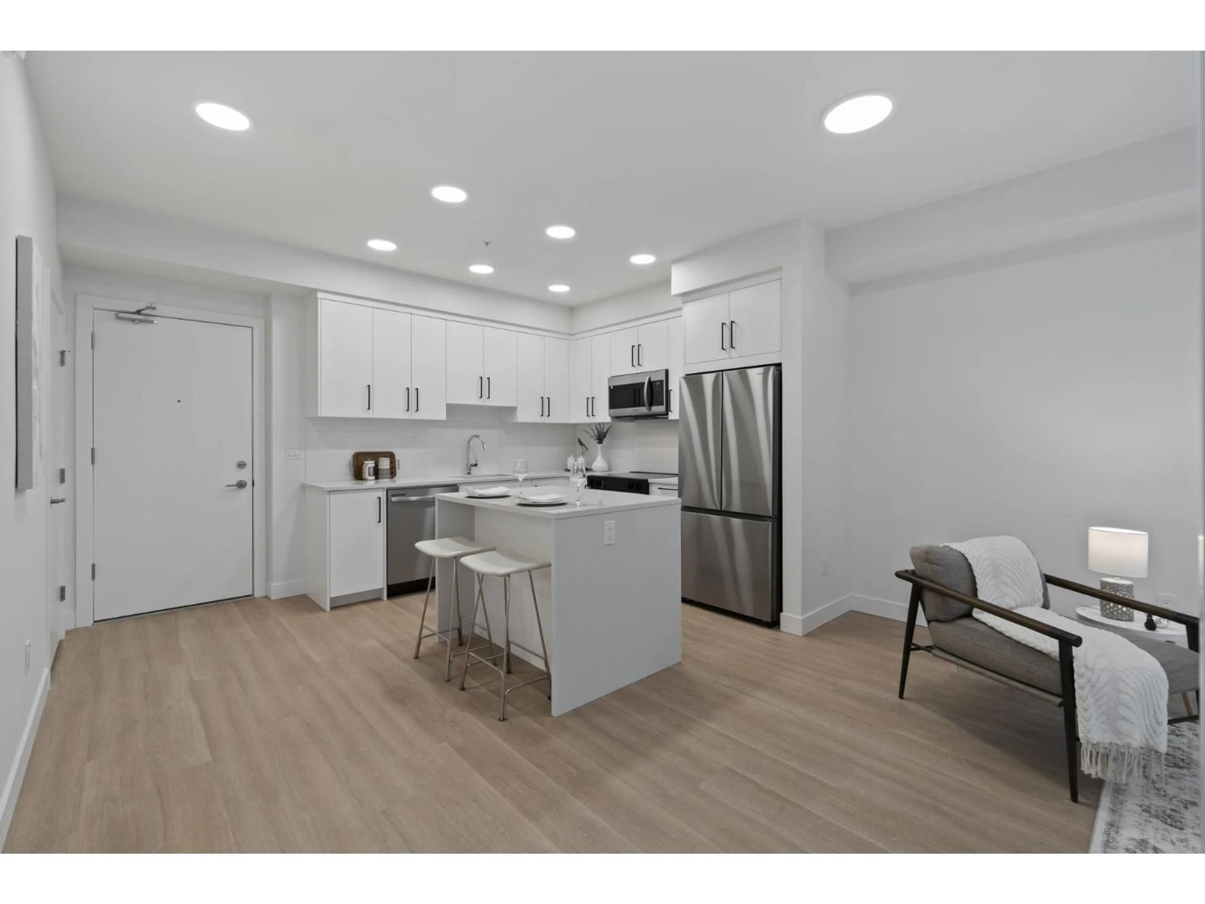 Open concept kitchen, unknown for 308 - 33820 SOUTH FRASER WAY, Abbotsford British Columbia V2S2C5
