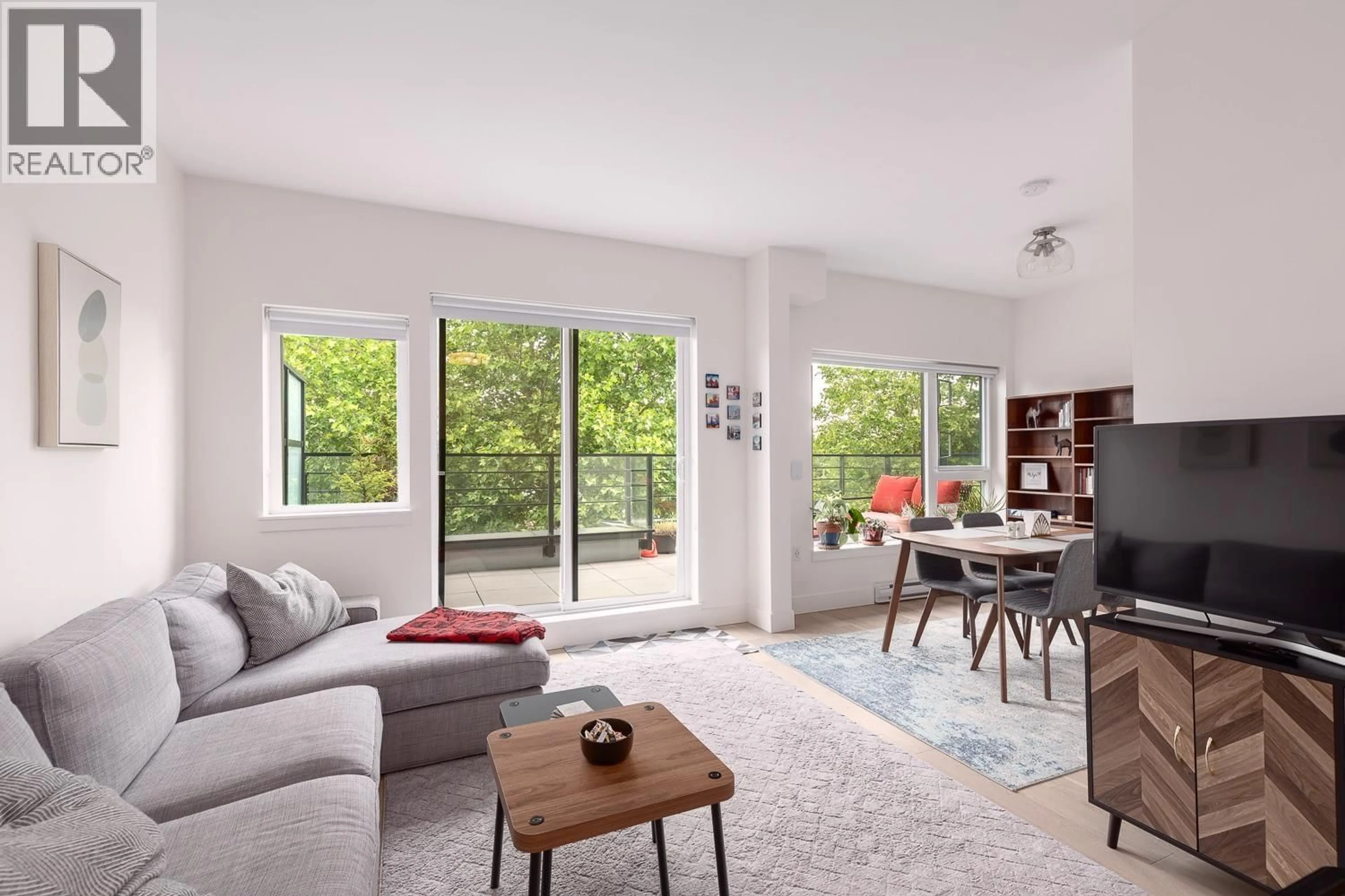 Living room with furniture, unknown for 404 - 2666 DUKE STREET, Vancouver British Columbia V5R4S9
