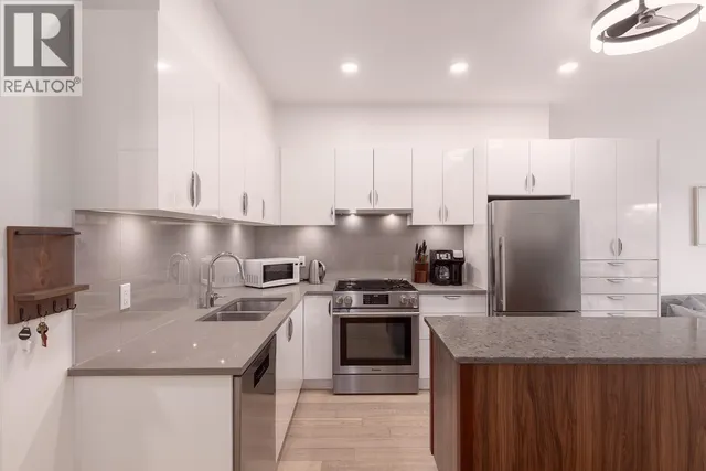 404 - 2666 DUKE STREET, Vancouver 3