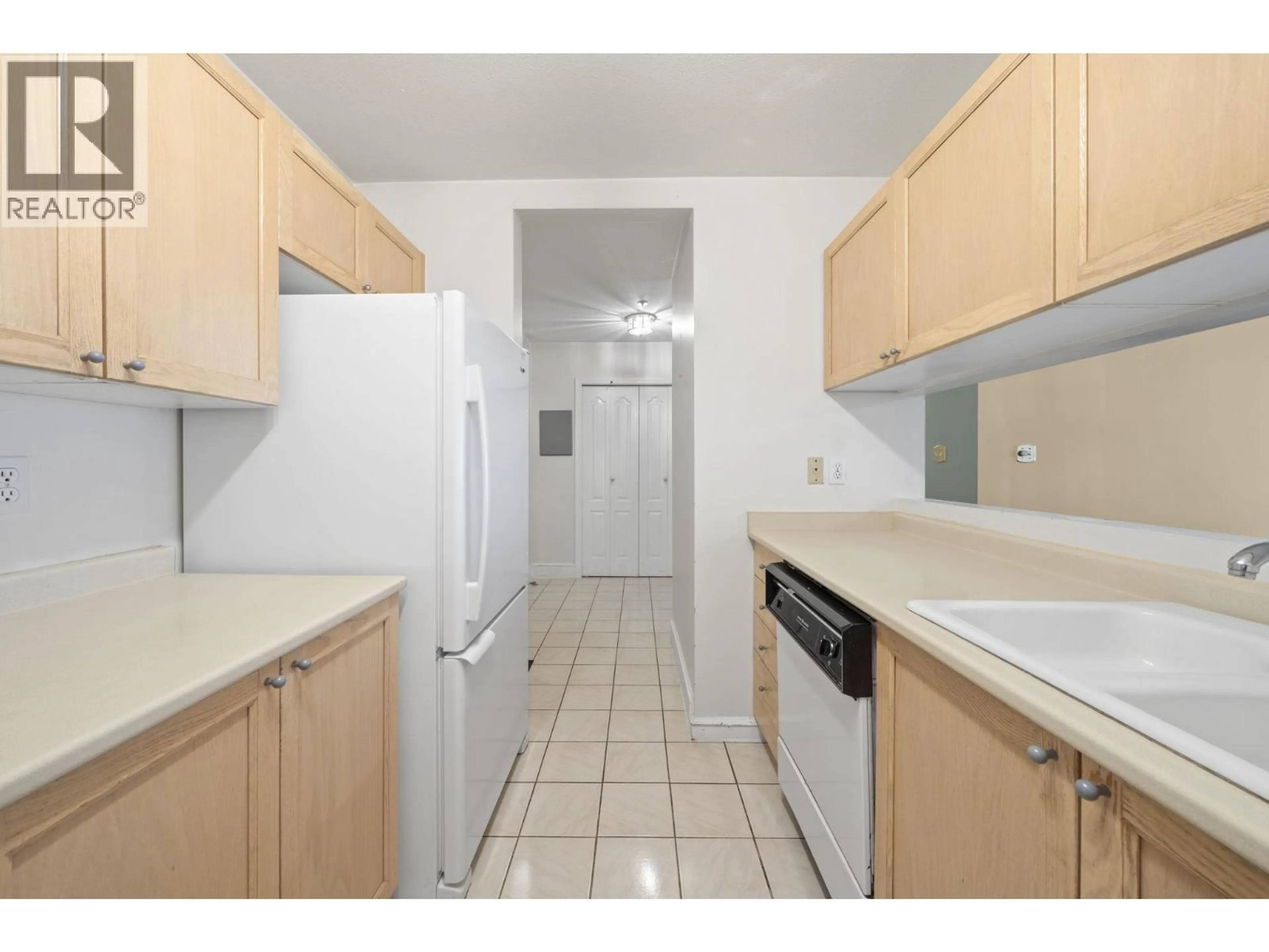 Standard kitchen, unknown for 109 - 8680 LANSDOWNE ROAD, Richmond British Columbia V6X1B9