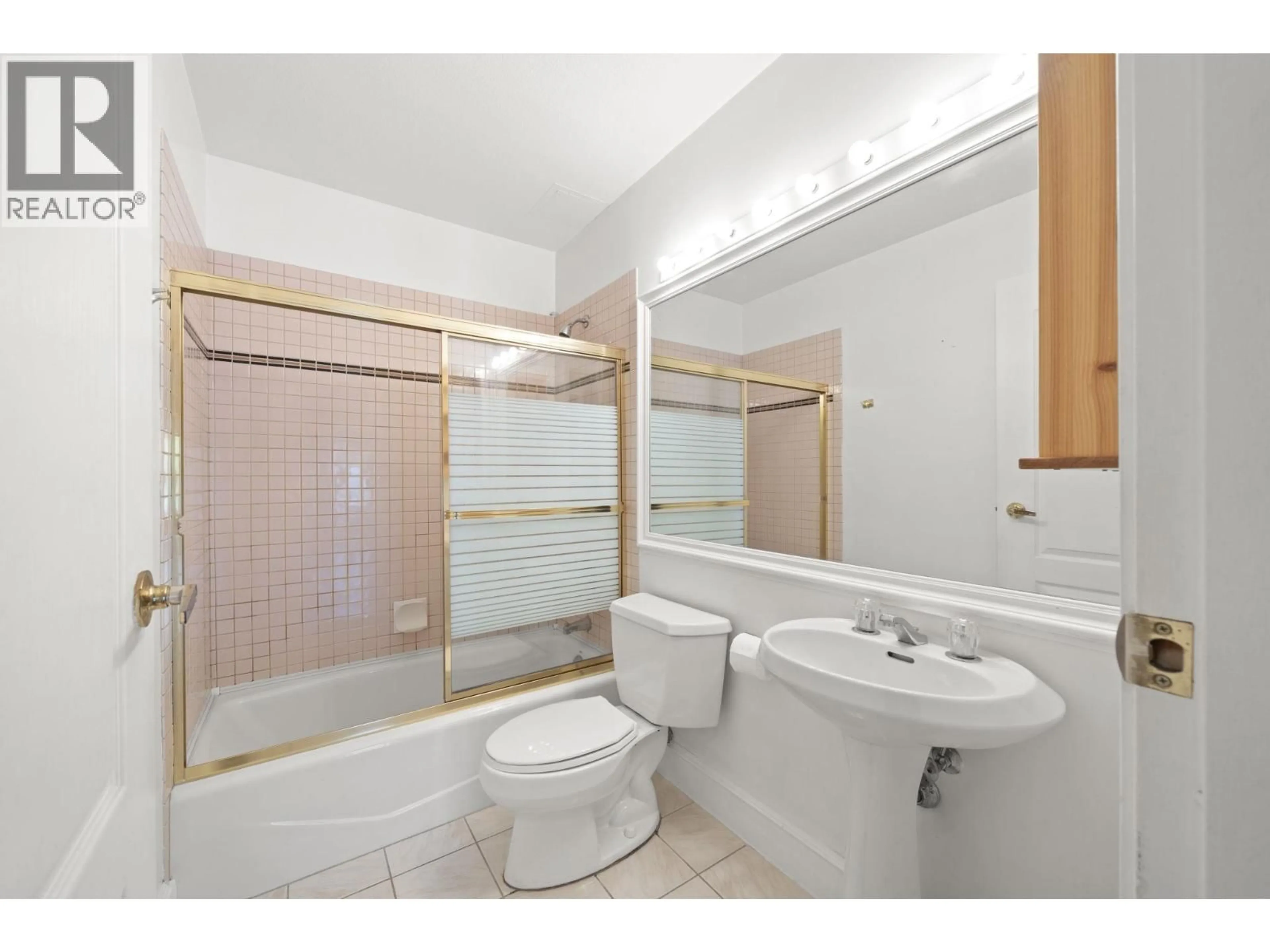 Standard bathroom, unknown for 109 - 8680 LANSDOWNE ROAD, Richmond British Columbia V6X1B9