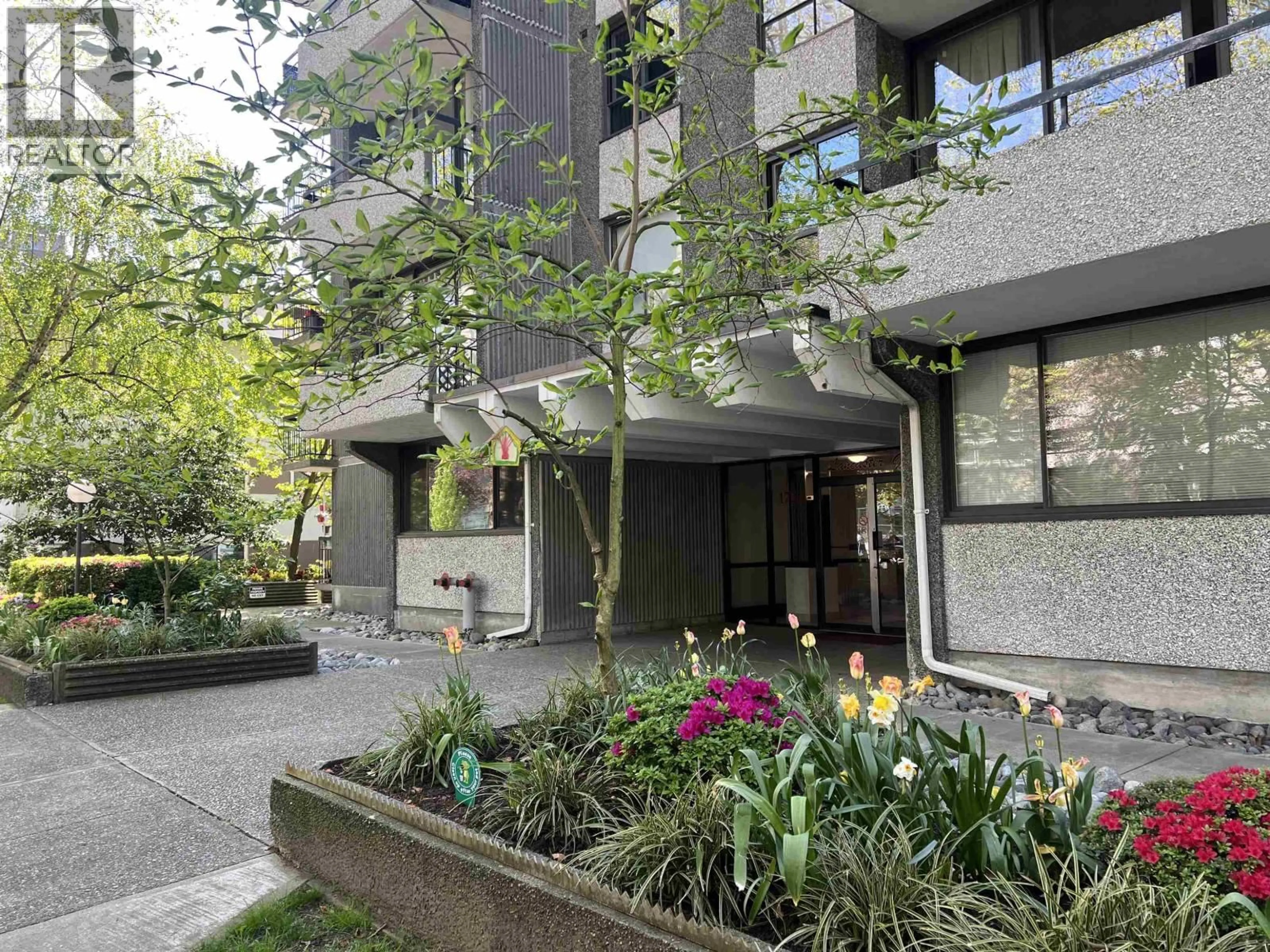 Indoor foyer for 801 - 1720 BARCLAY STREET, Vancouver British Columbia V6G1K4