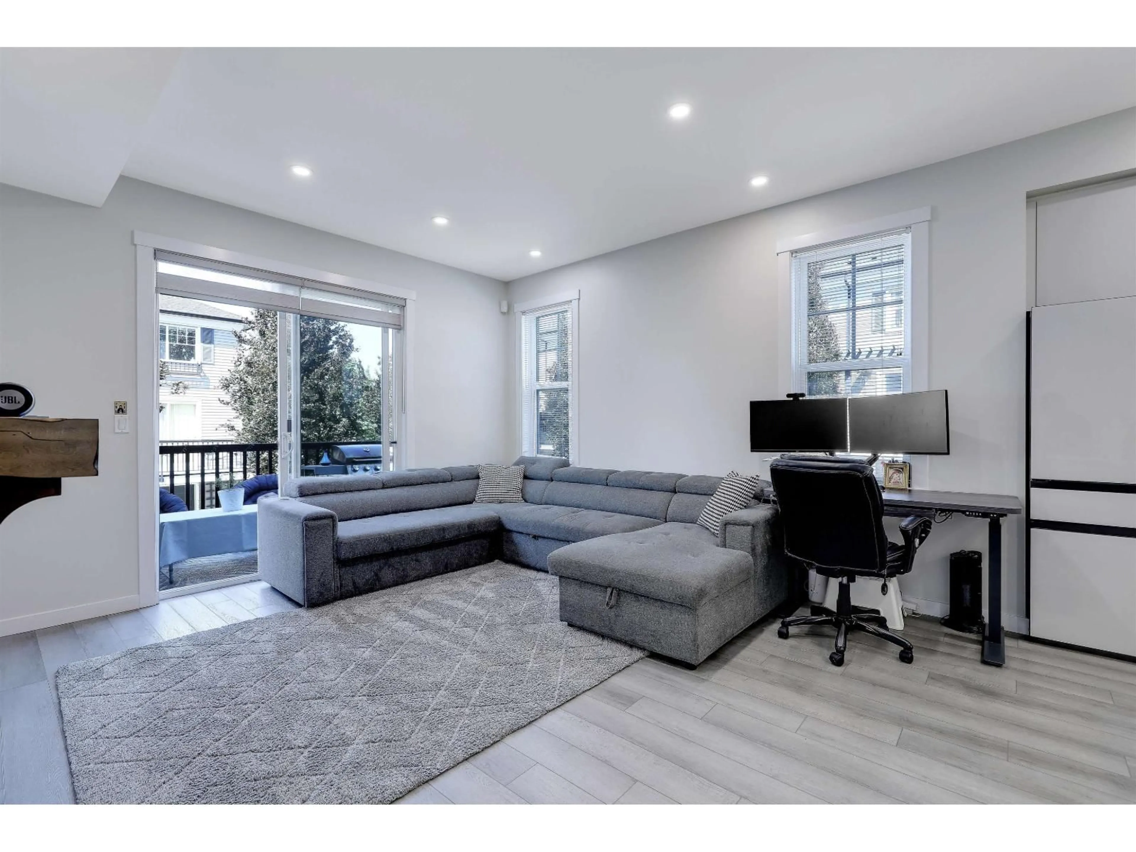 Living room with furniture, unknown for 81 - 7233 189 STREET, Surrey British Columbia V4N5Y8