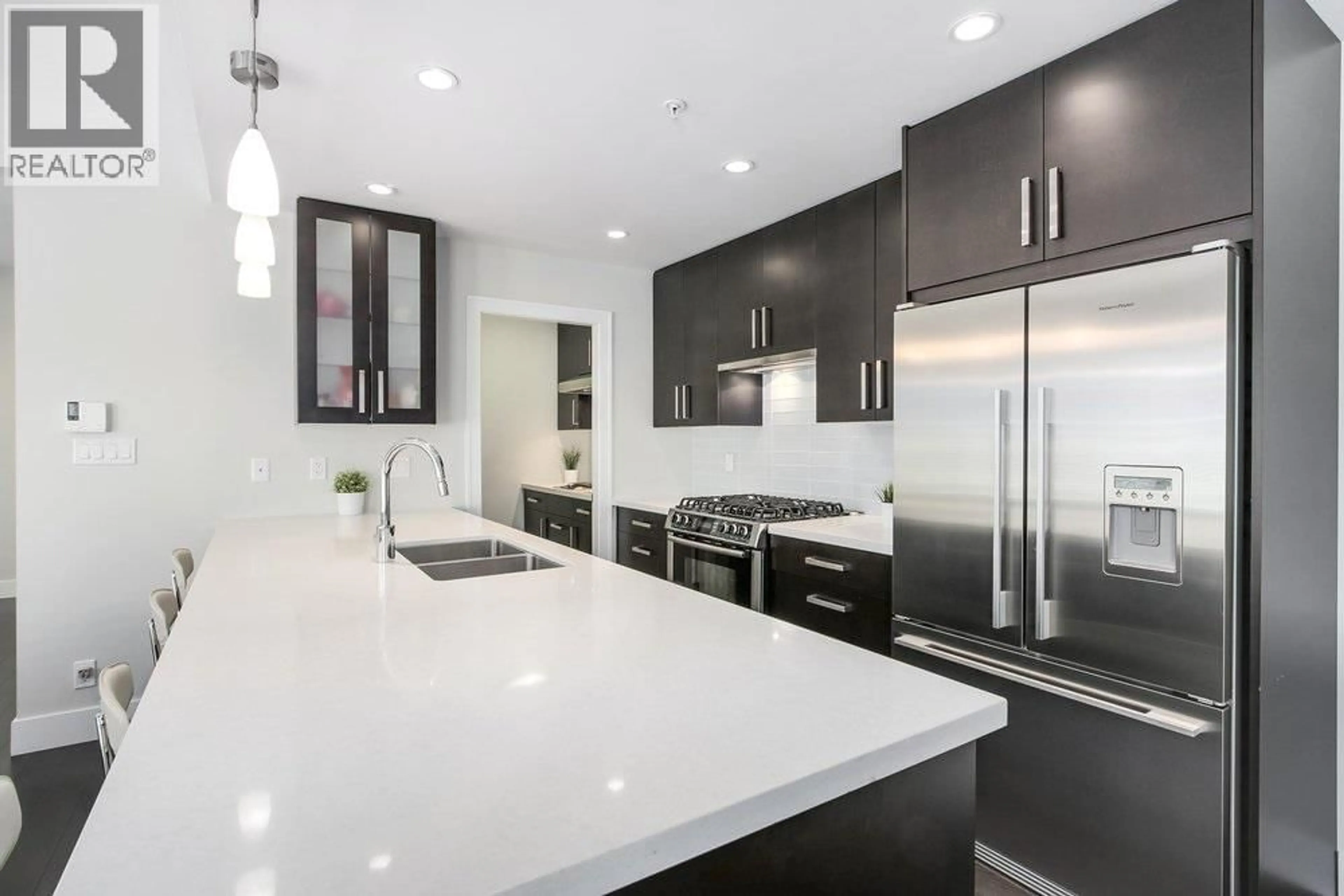 Contemporary kitchen, ceramic/tile floor for 1493 TILNEY MEWS, Vancouver British Columbia V6P0B1