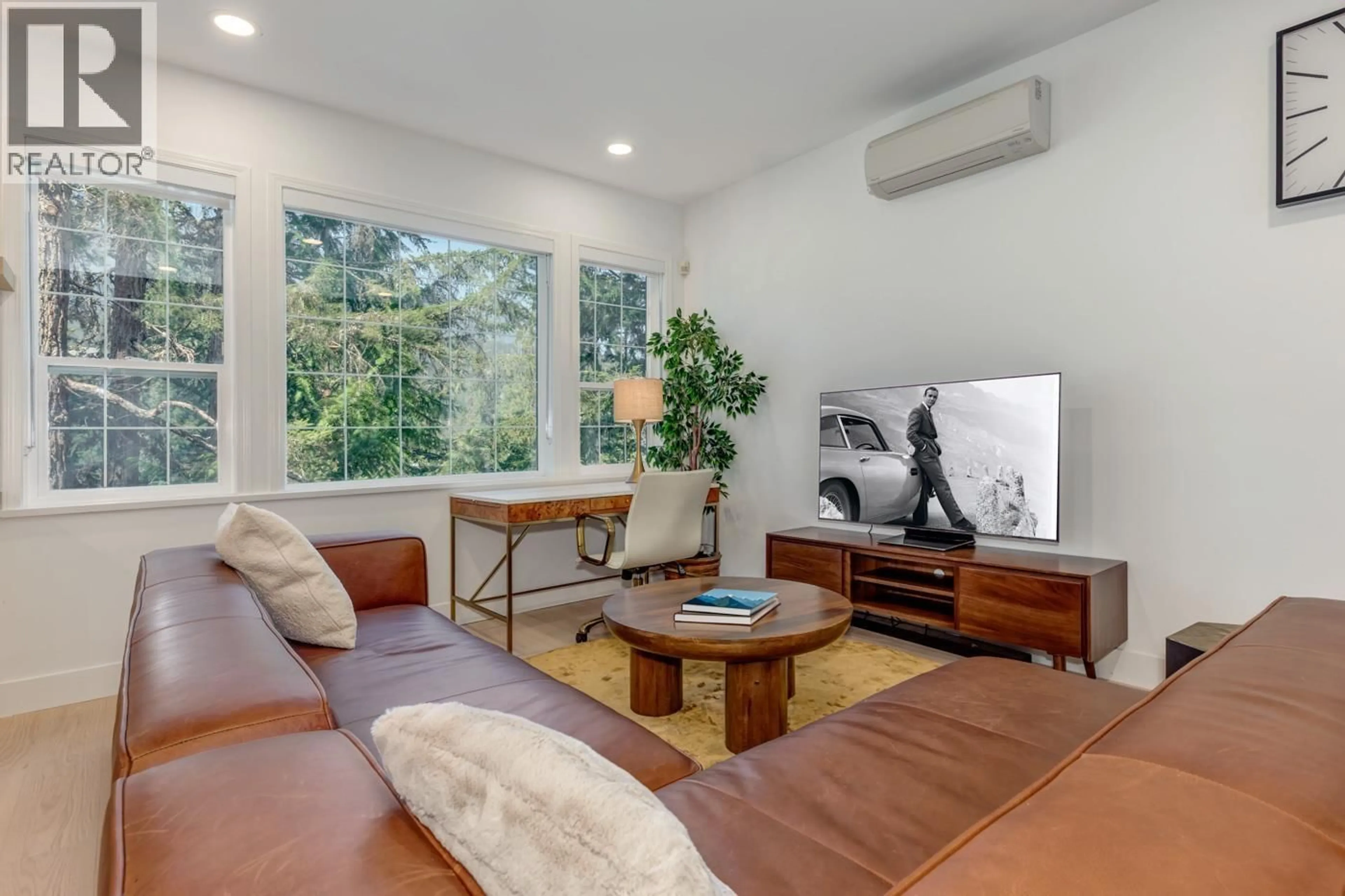 Living room with furniture, wood/laminate floor for 2741 COYOTE PLACE, Whistler British Columbia V8E0A8