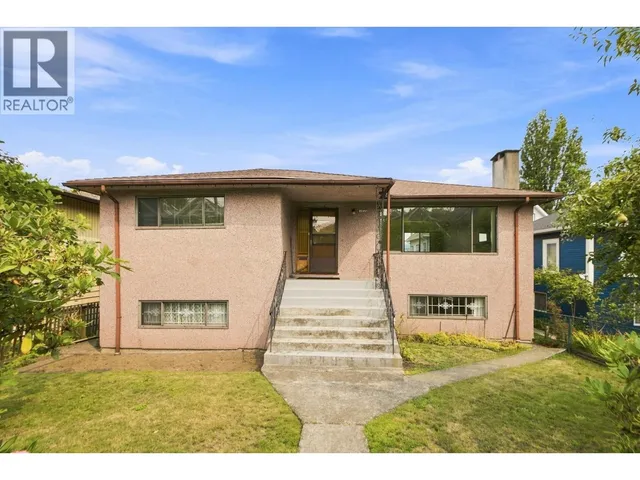 1955 TURNER STREET, Vancouver 3