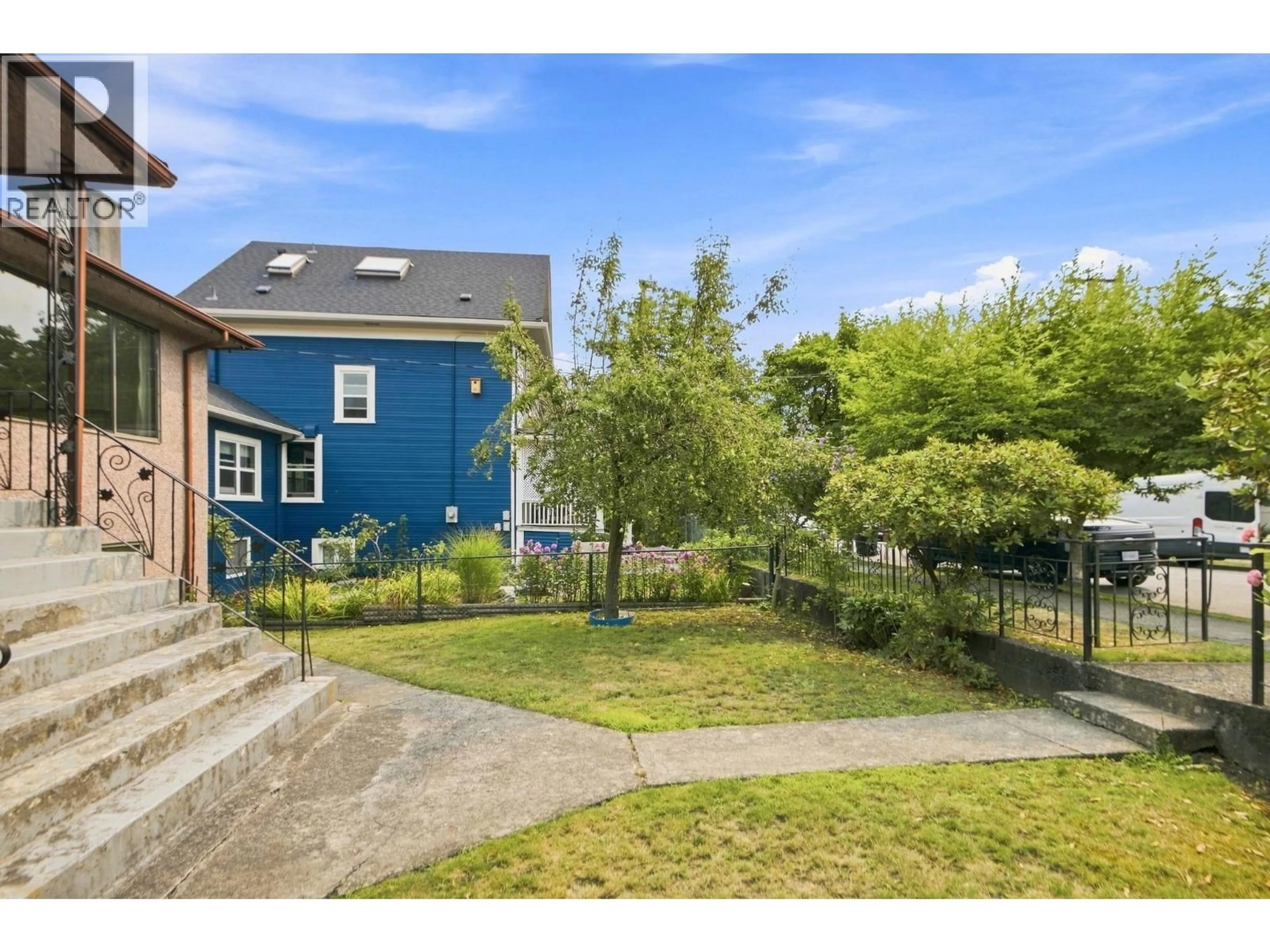 A pic from outside/outdoor area/front of a property/back of a property/a pic from drone, street for 1955 TURNER STREET, Vancouver British Columbia V5L1Z9