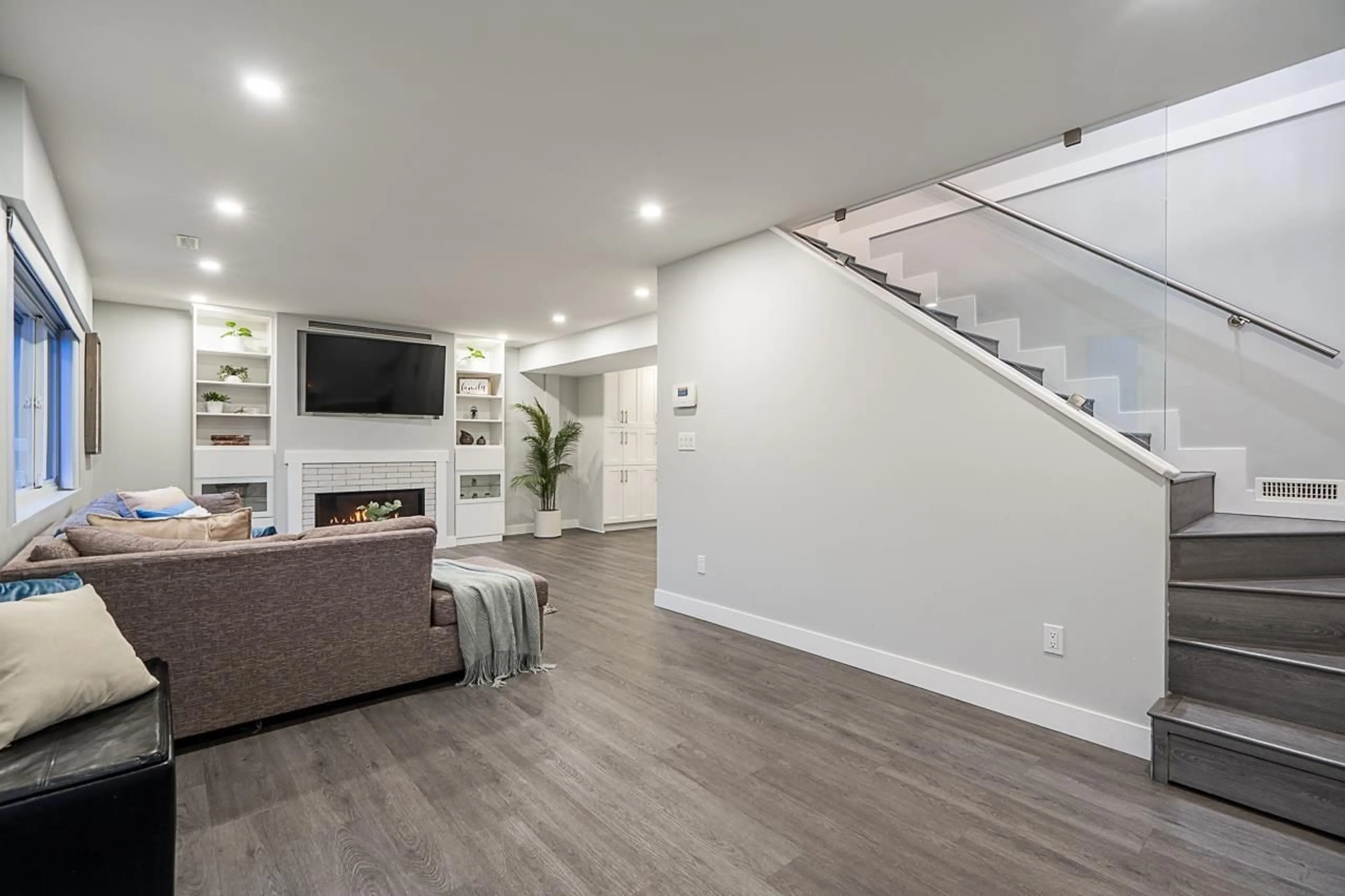 Living room with furniture, unknown for 27527 31A AVENUE, Langley British Columbia V4W3L2