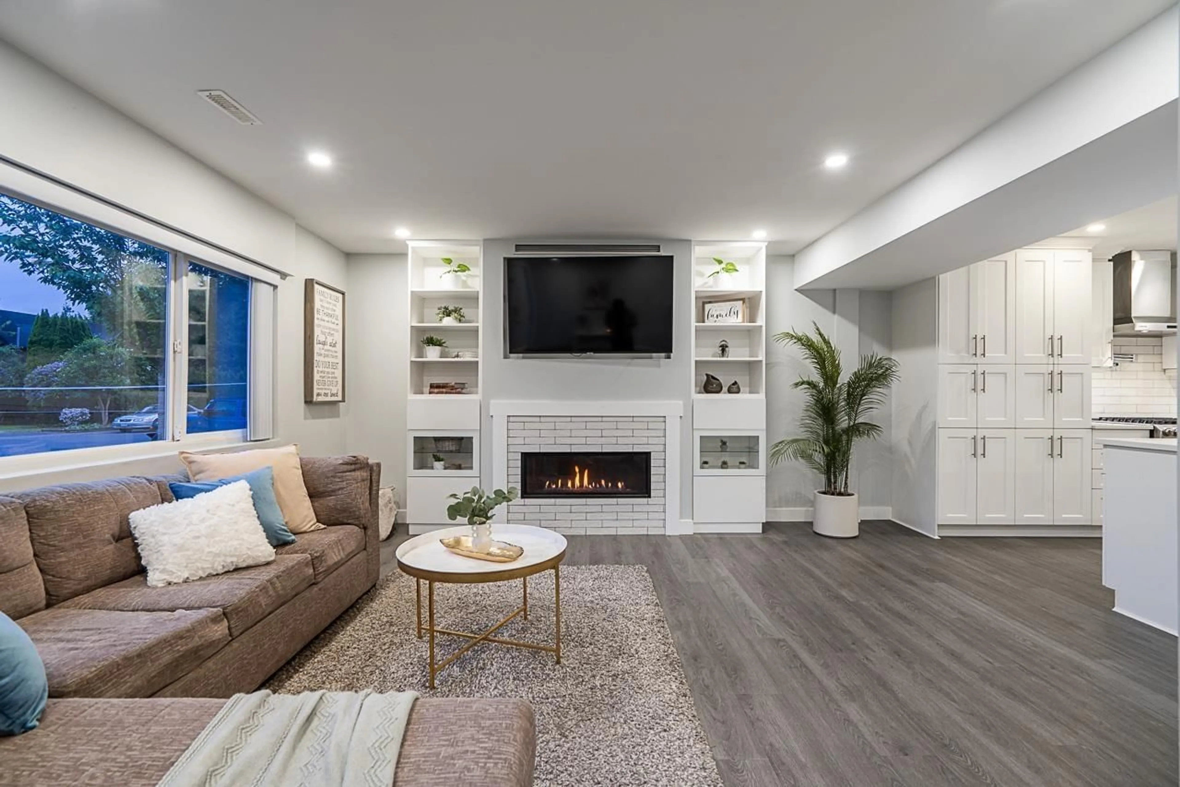 Living room with furniture, unknown for 27527 31A AVENUE, Langley British Columbia V4W3L2