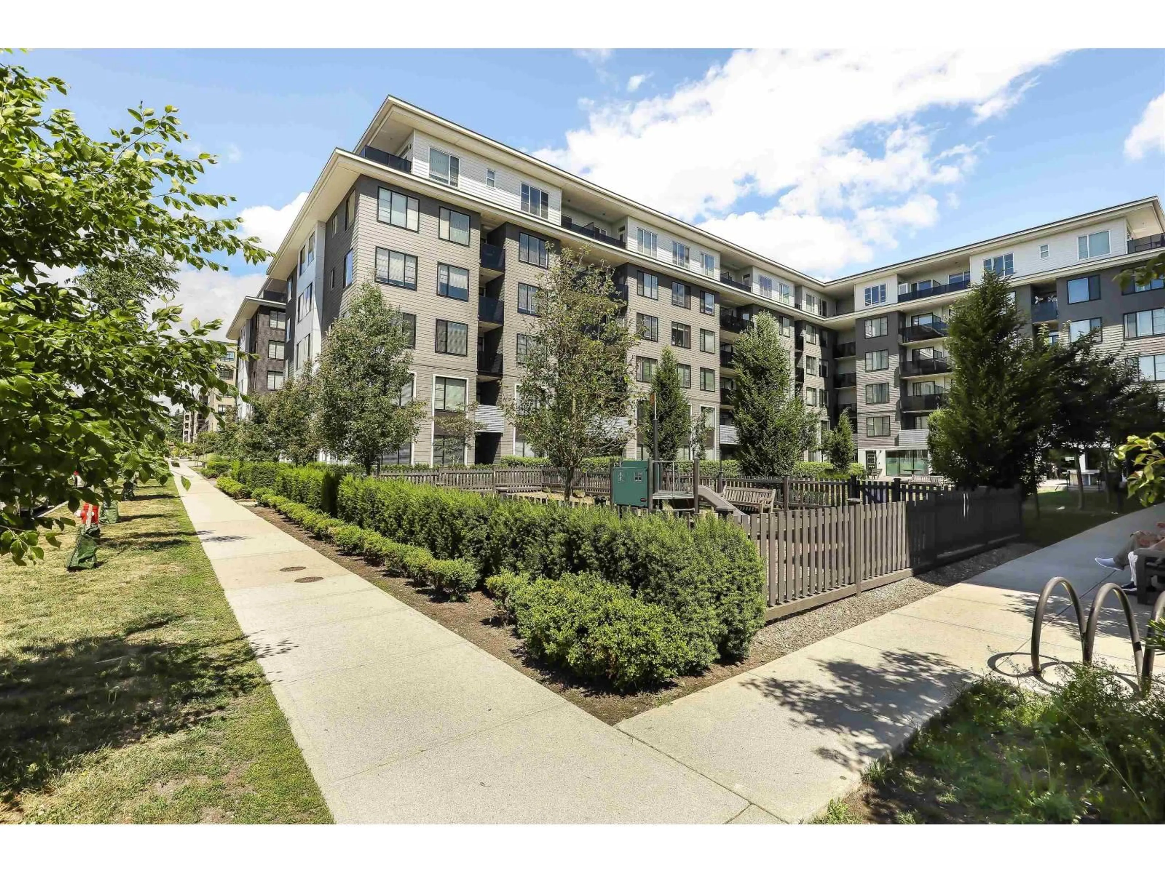 Unknown for 215 - 15825 85 AVENUE, Surrey British Columbia V4N6W9