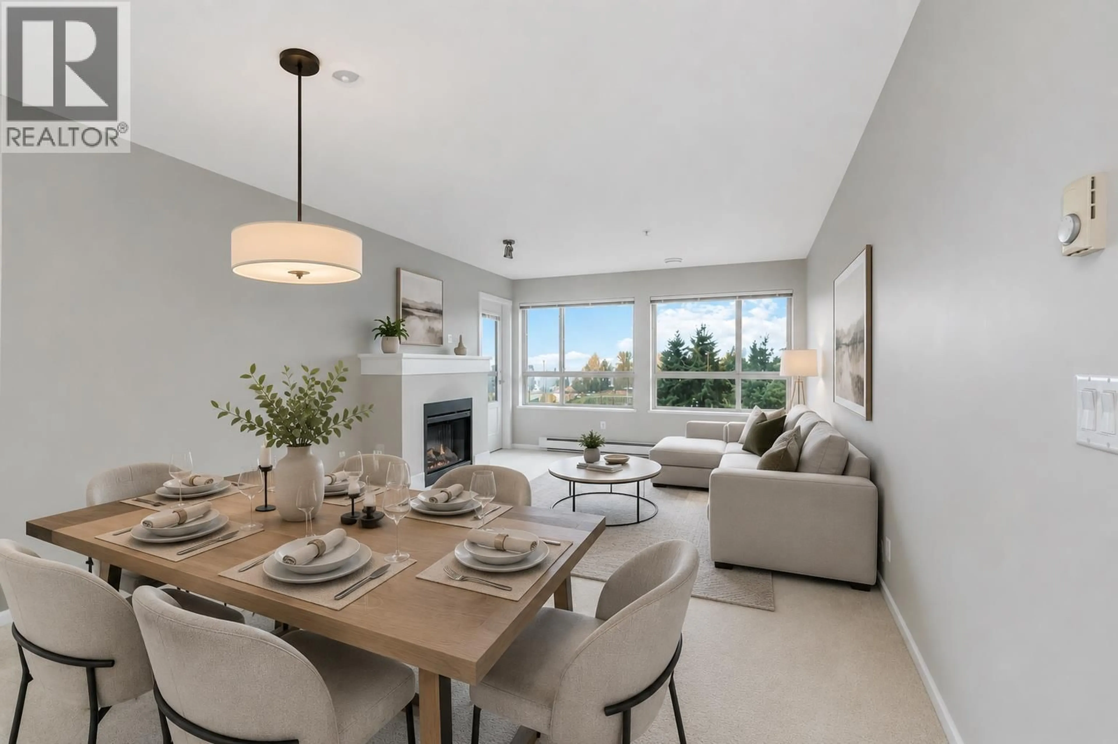Living room with furniture, unknown for 405 - 3110 DAYANEE SPRINGS BOULEVARD, Coquitlam British Columbia V3E0B4