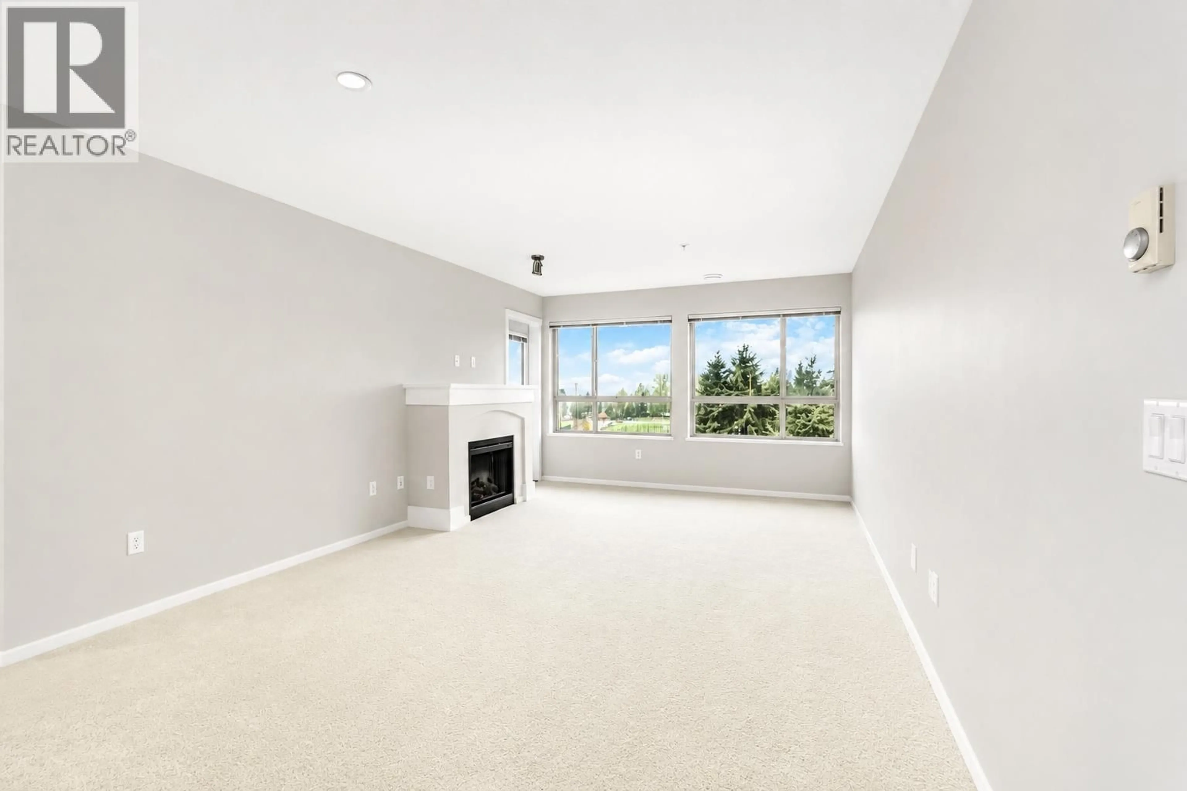 A pic of a room for 405 - 3110 DAYANEE SPRINGS BOULEVARD, Coquitlam British Columbia V3E0B4