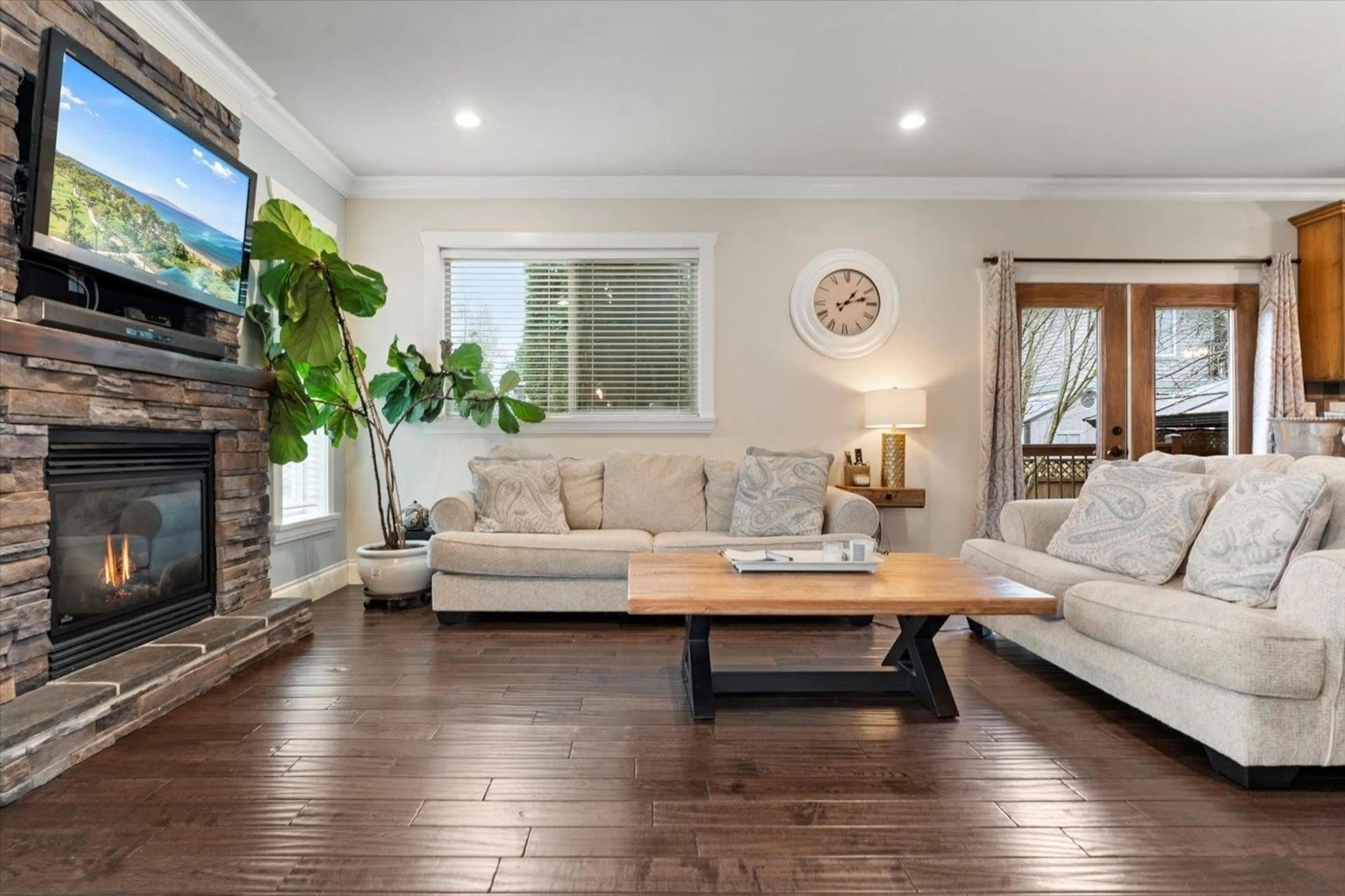 Living room with furniture, wood/laminate floor for 8611 ASHMORE PLACE, Mission British Columbia V4S0A9