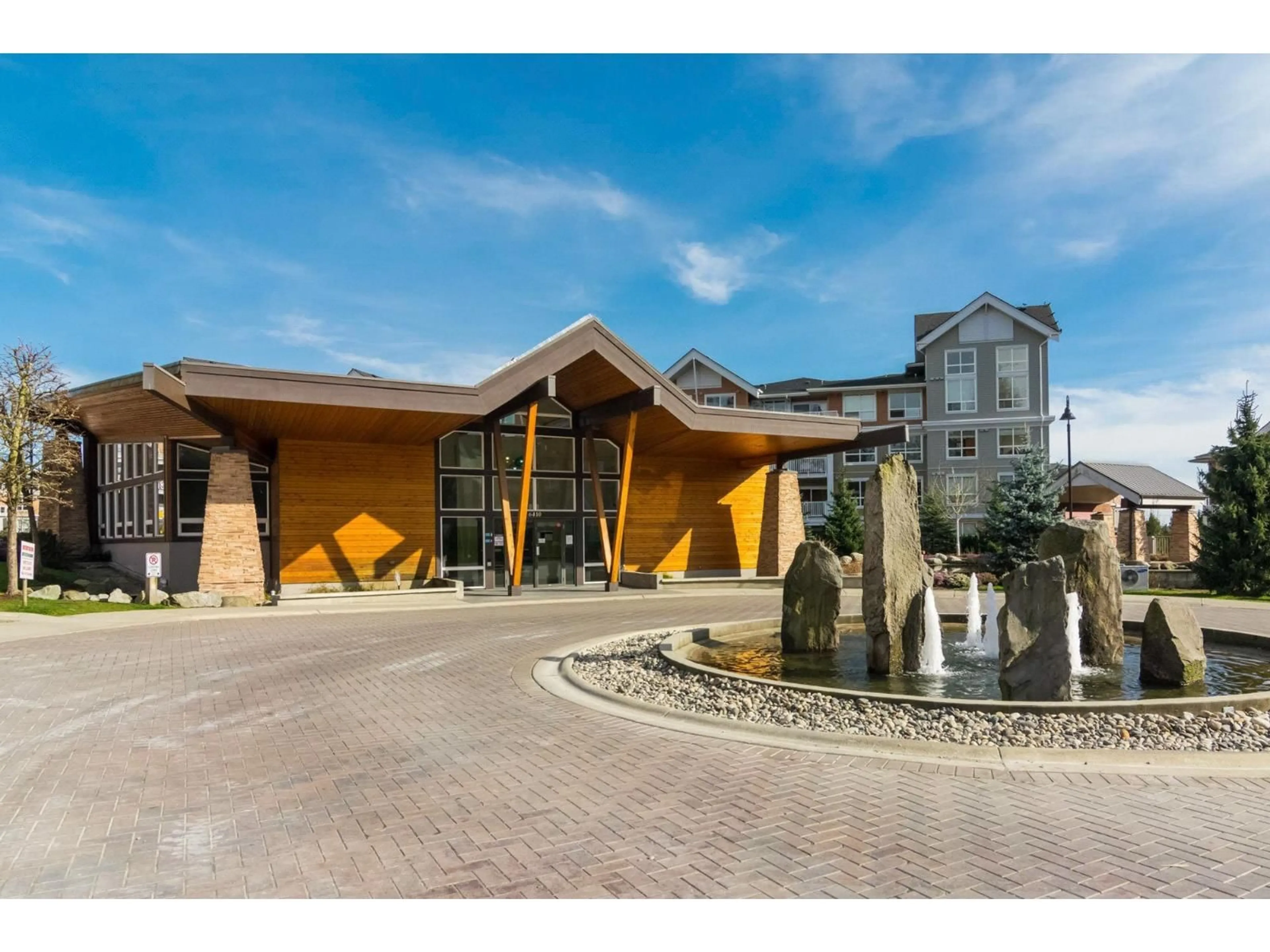 Indoor foyer for 307 - 6480 194 STREET, Surrey British Columbia V4N6J9