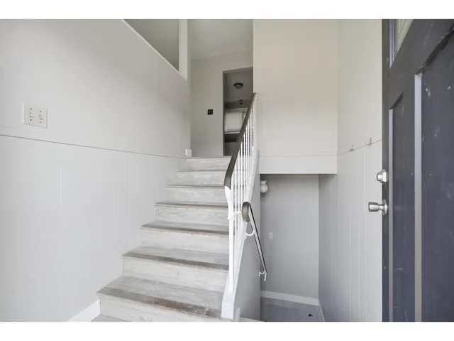 32082 AUSTIN AVENUE, Abbotsford 3
