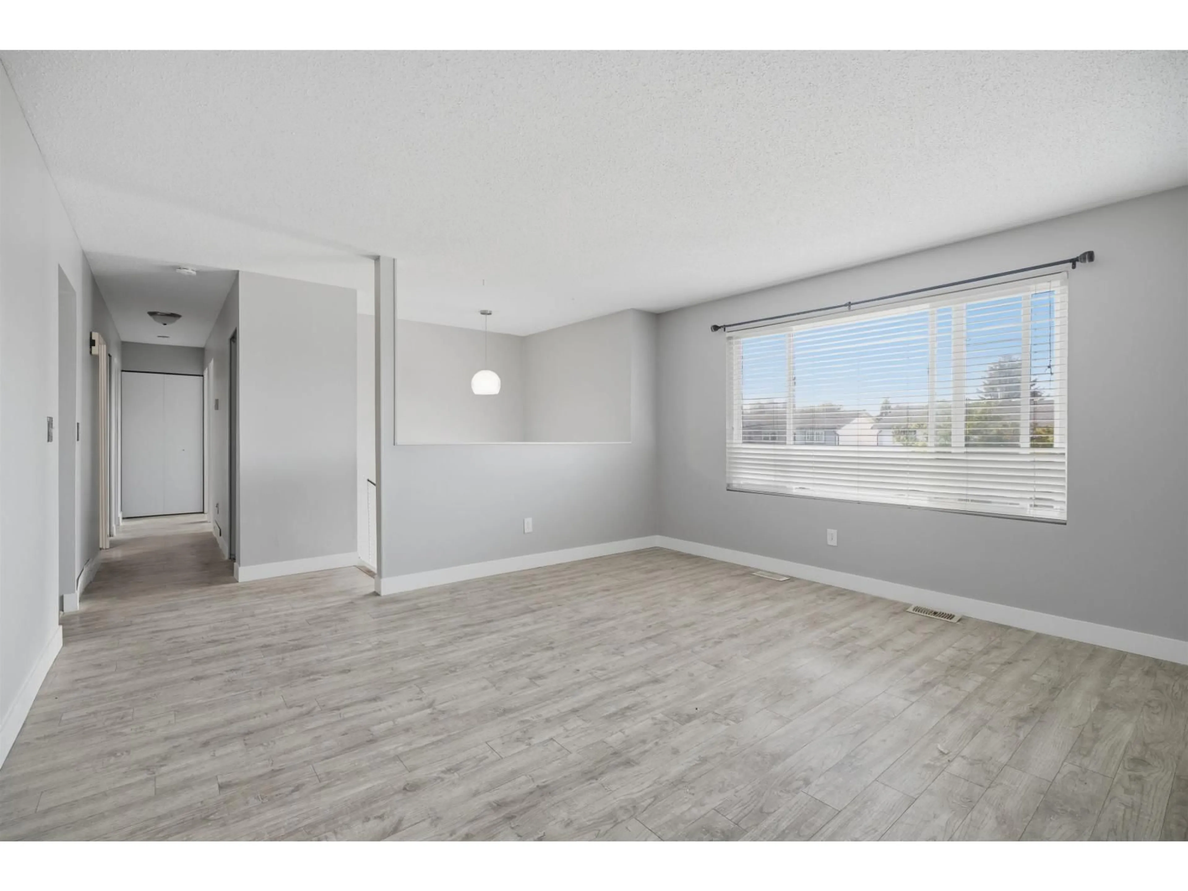A pic of a room for 32082 AUSTIN AVENUE, Abbotsford British Columbia V2T4P3