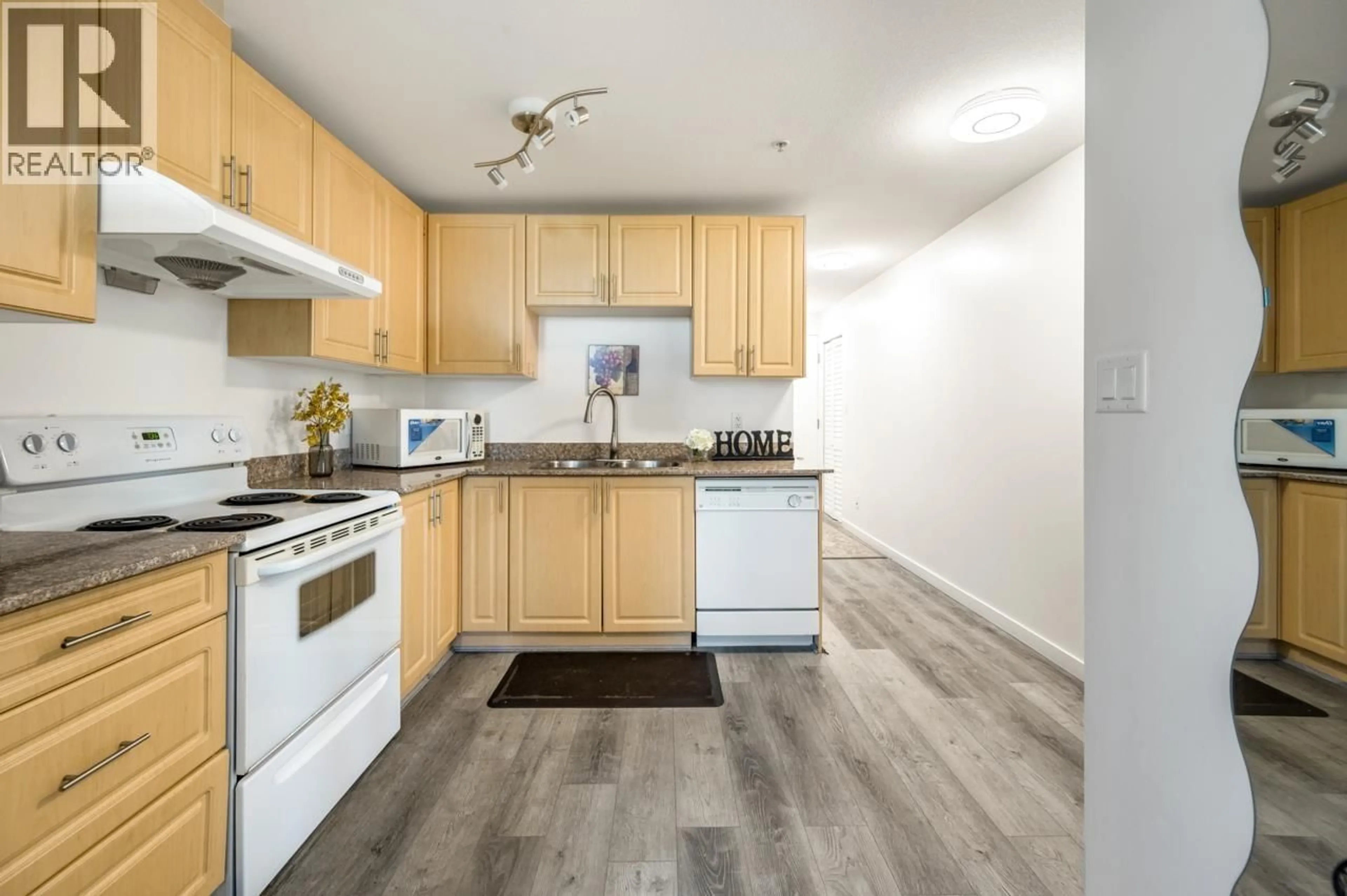 Standard kitchen, wood/laminate floor for 1104 - 6133 BUSWELL STREET, Richmond British Columbia V6Y0B2