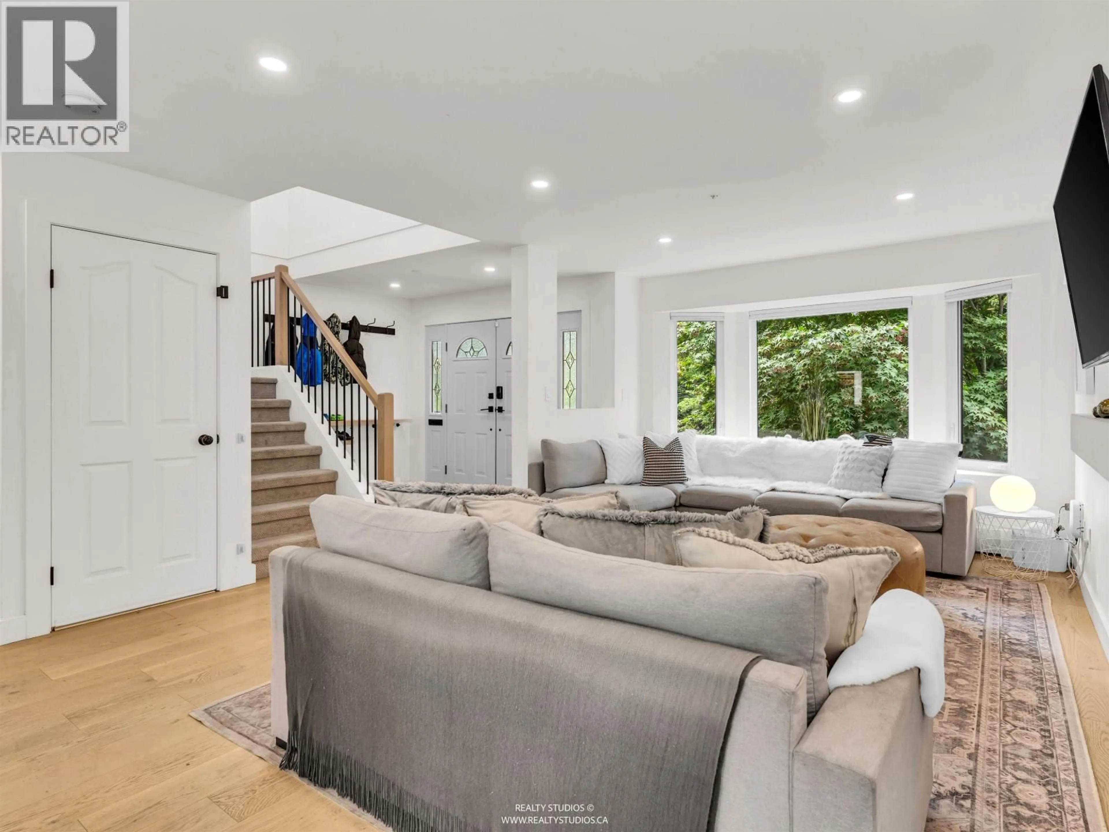 Living room with furniture, unknown for 4588 JAMES STREET, Vancouver British Columbia V5V3J3