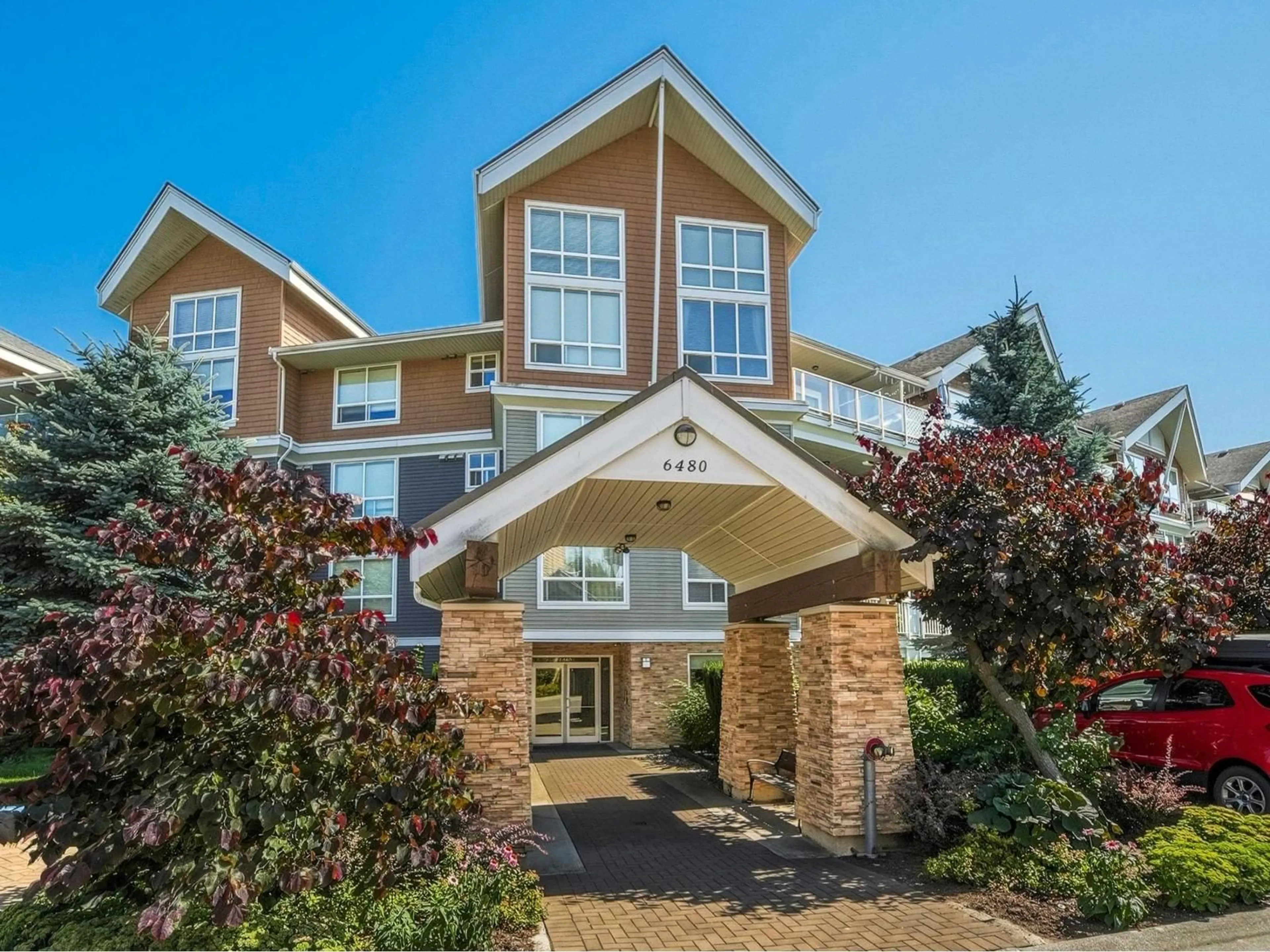 Unknown for 319 - 6480 194 STREET, Surrey British Columbia V4N6J9
