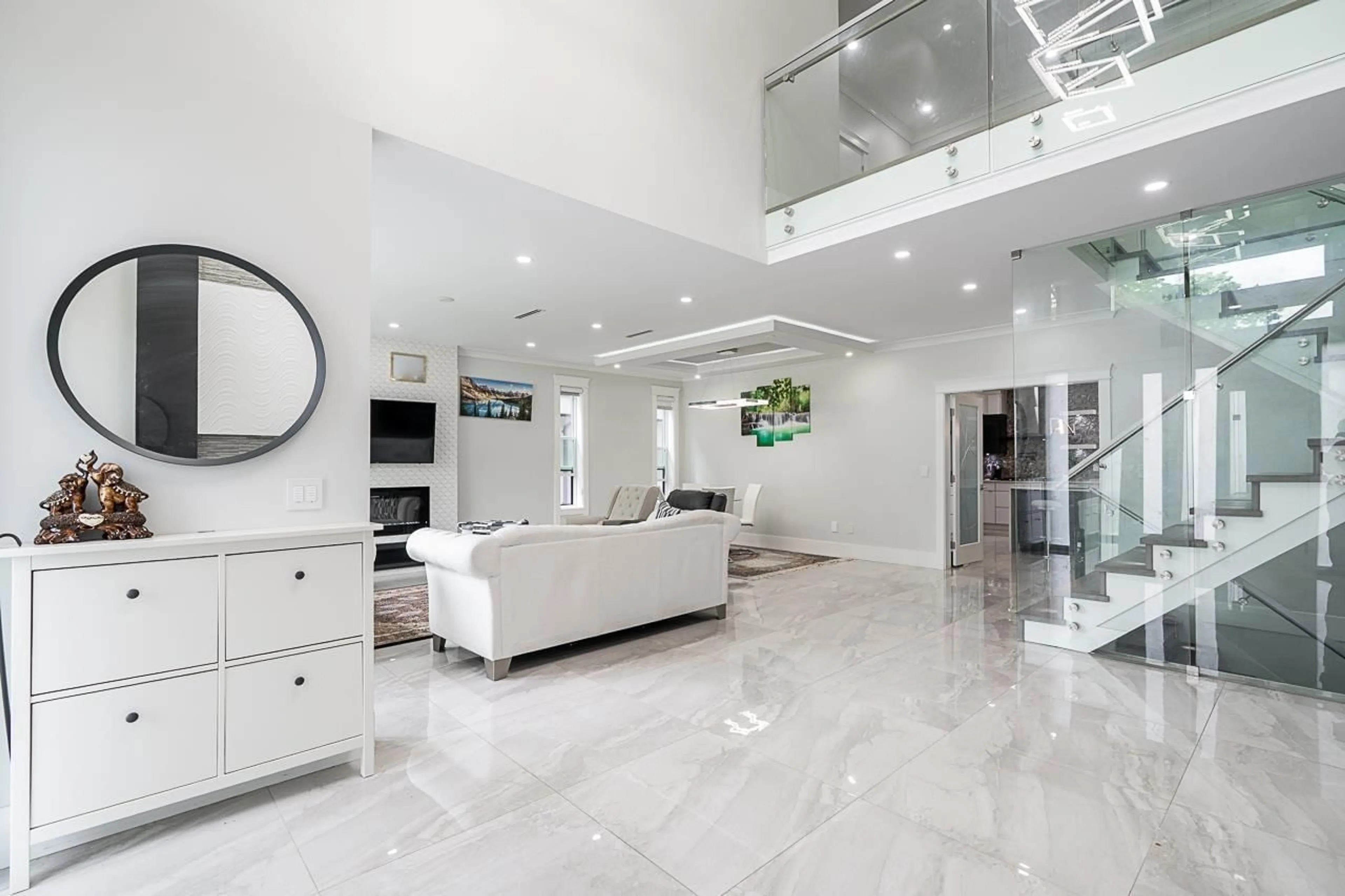 Unknown for 9417 132A STREET, Surrey British Columbia V3V6W3