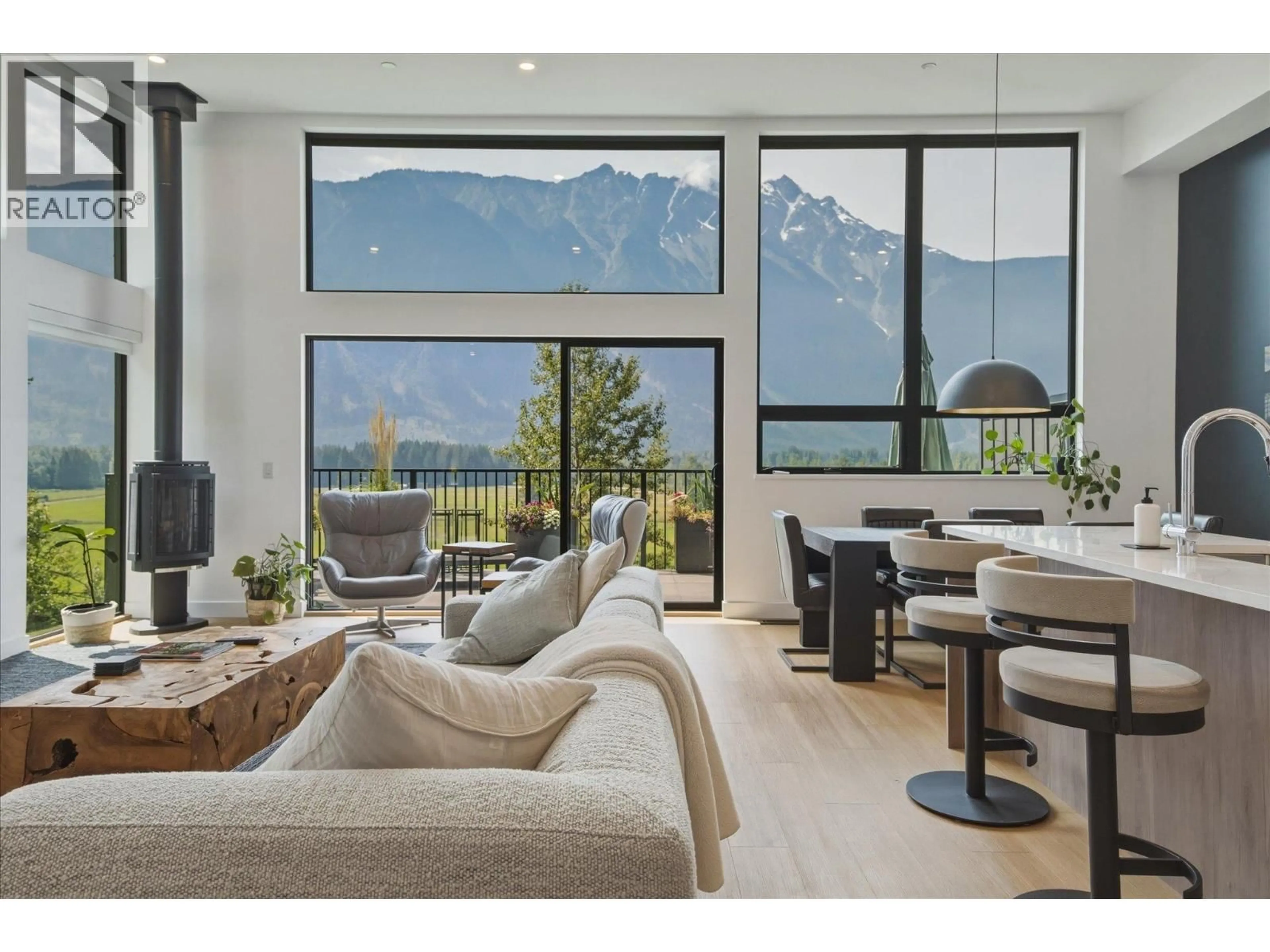 Living room with furniture, unknown for 26 - 4000 SUNSTONE WAY, Pemberton British Columbia V0N2L3