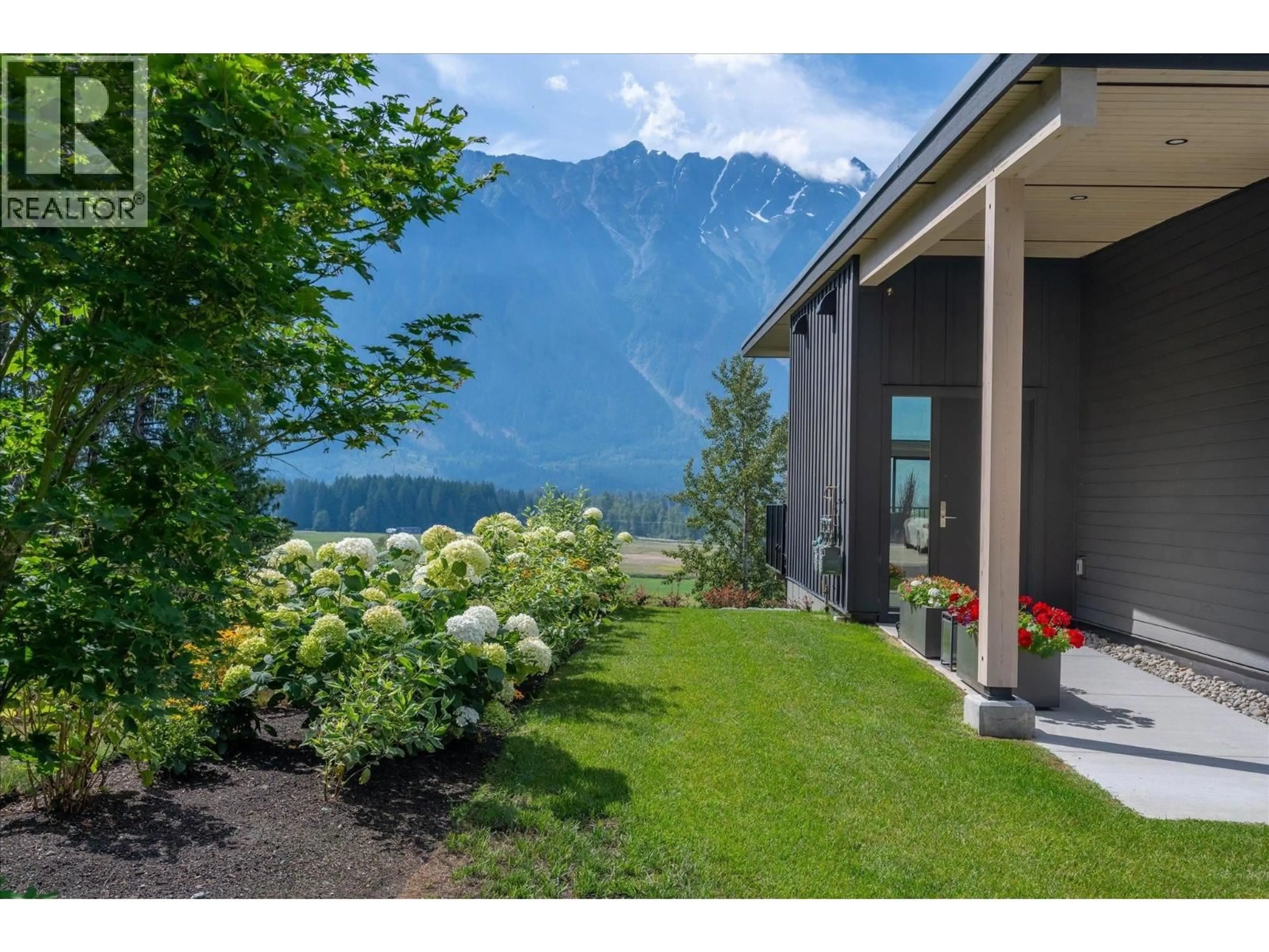 Patio, mountain view for 26 - 4000 SUNSTONE WAY, Pemberton British Columbia V0N2L3