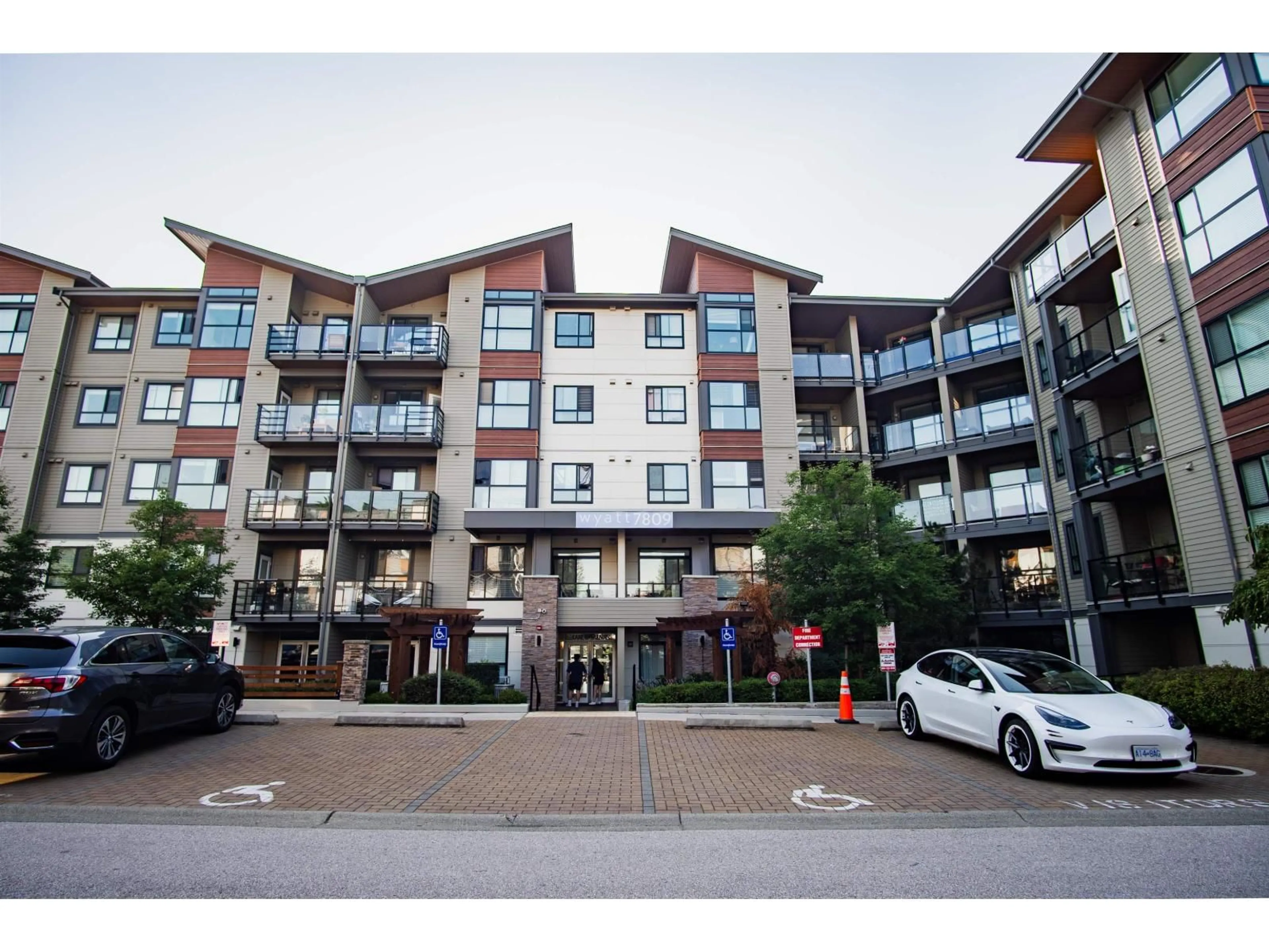Unknown for 312 - 7809 209 STREET, Langley British Columbia V2Y3N6