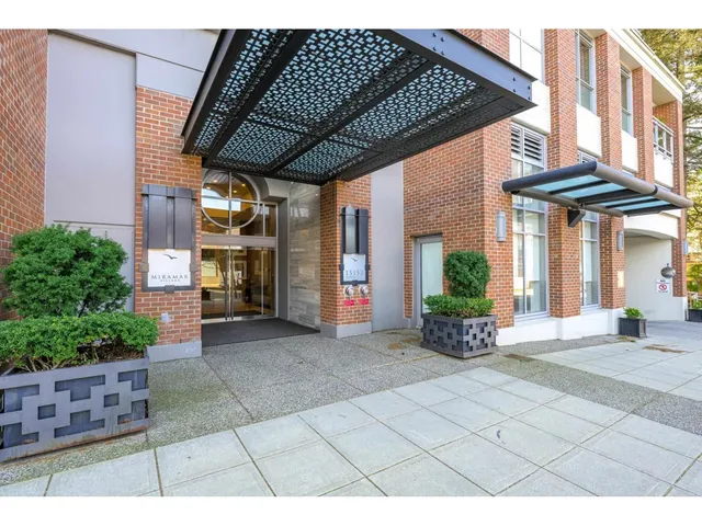 505 - 15152 RUSSELL AVENUE, White Rock 2