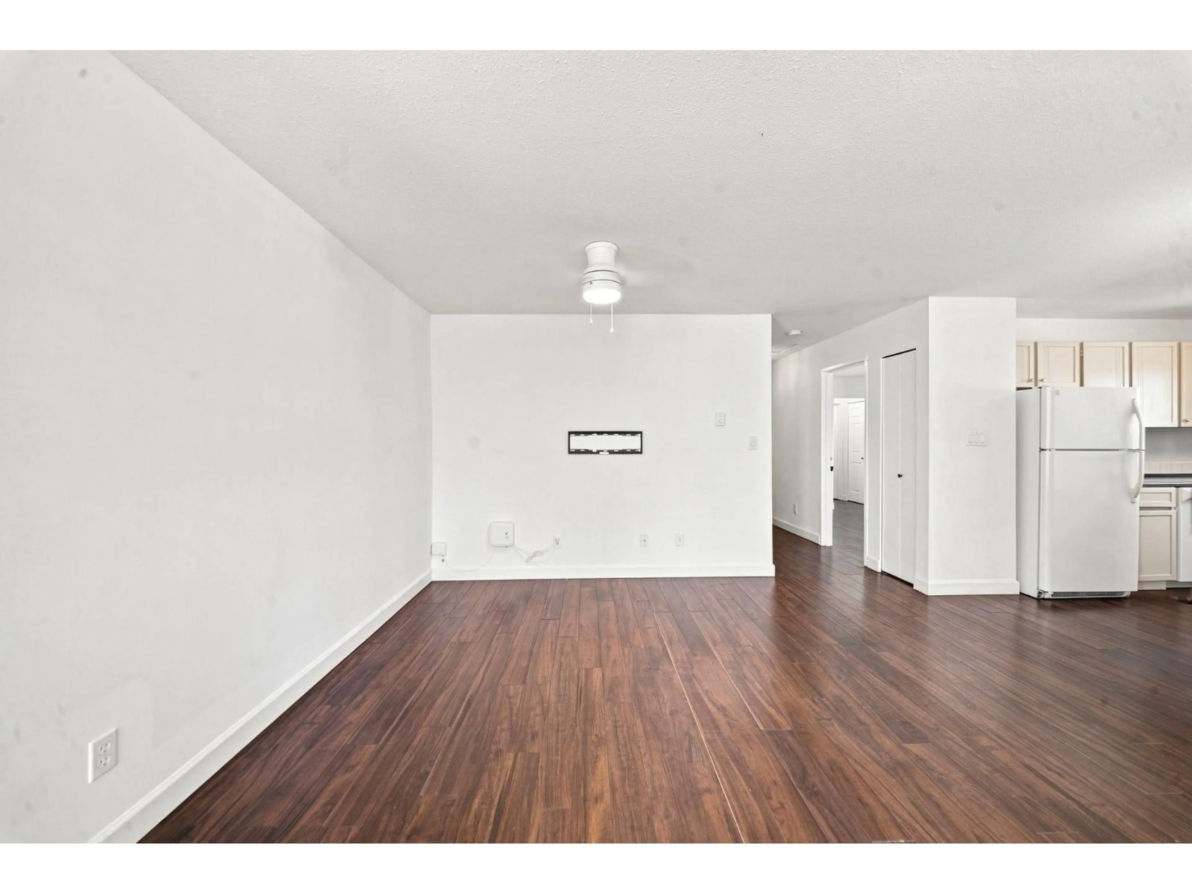 A pic of a room for 301 - 33598 GEORGE FERGUSON WAY, Abbotsford British Columbia V2S2L8