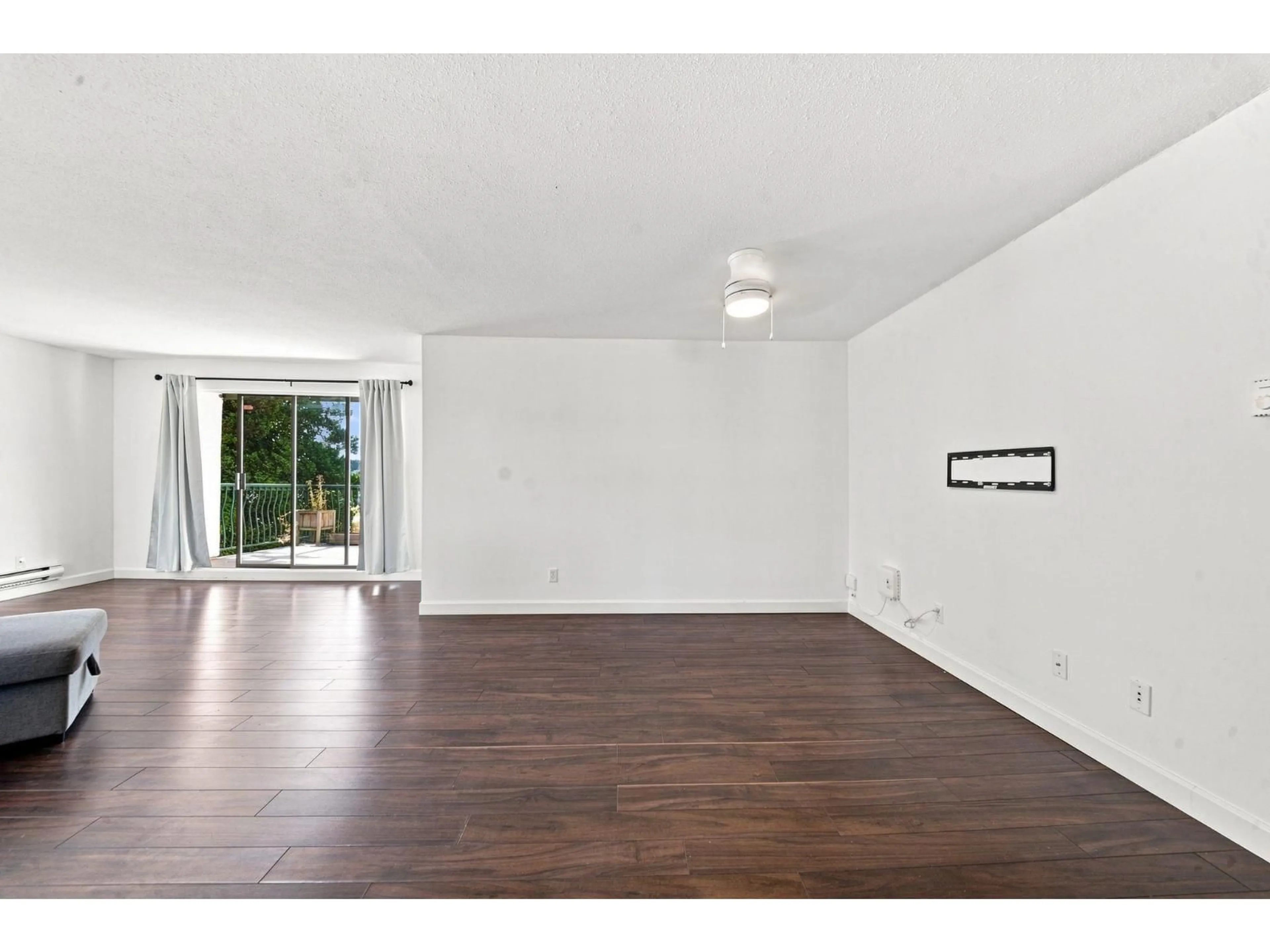 A pic of a room for 301 - 33598 GEORGE FERGUSON WAY, Abbotsford British Columbia V2S2L8