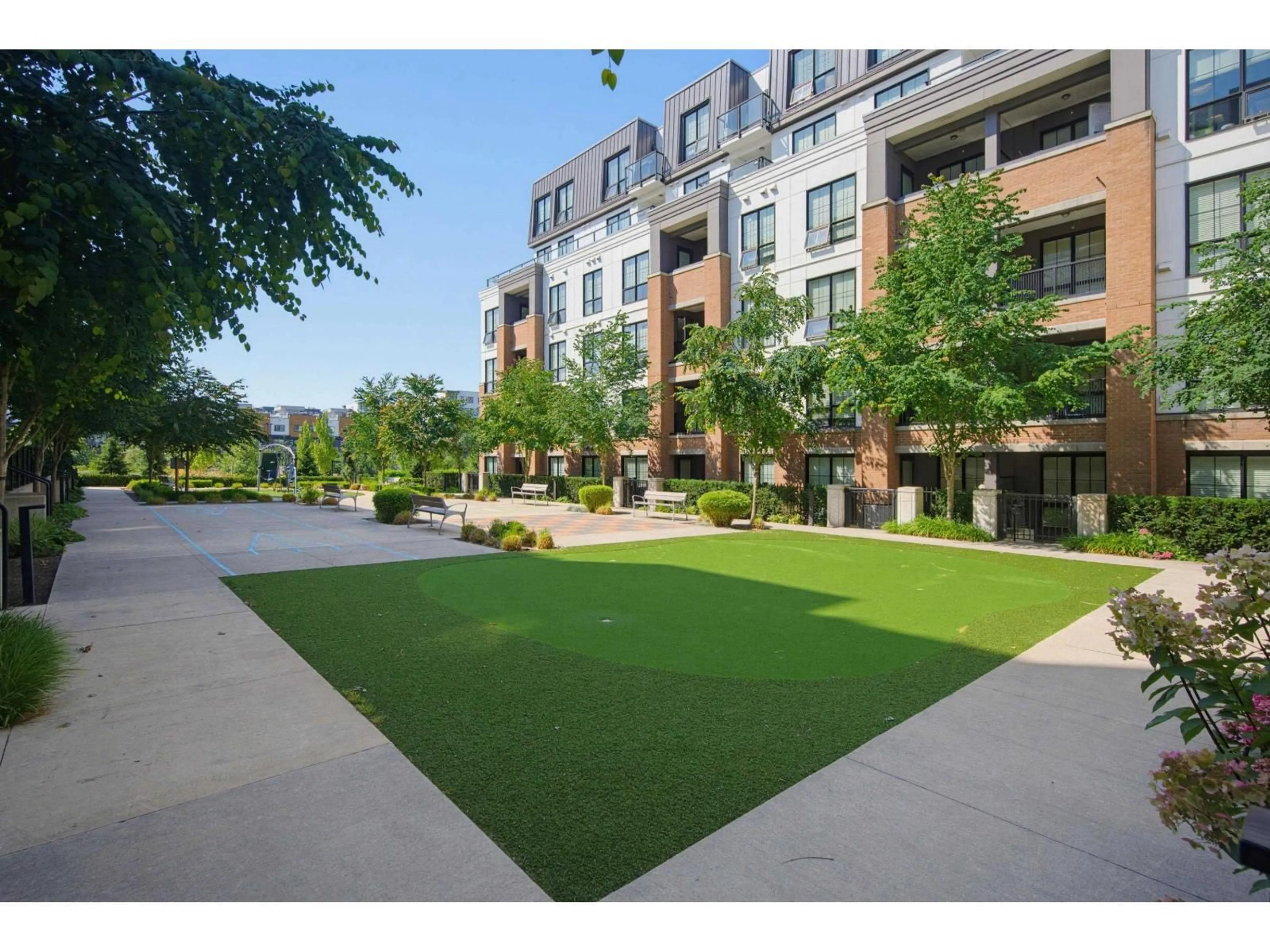 Patio, street for 401 - 20052 83A AVENUE, Langley British Columbia V2Y3P4