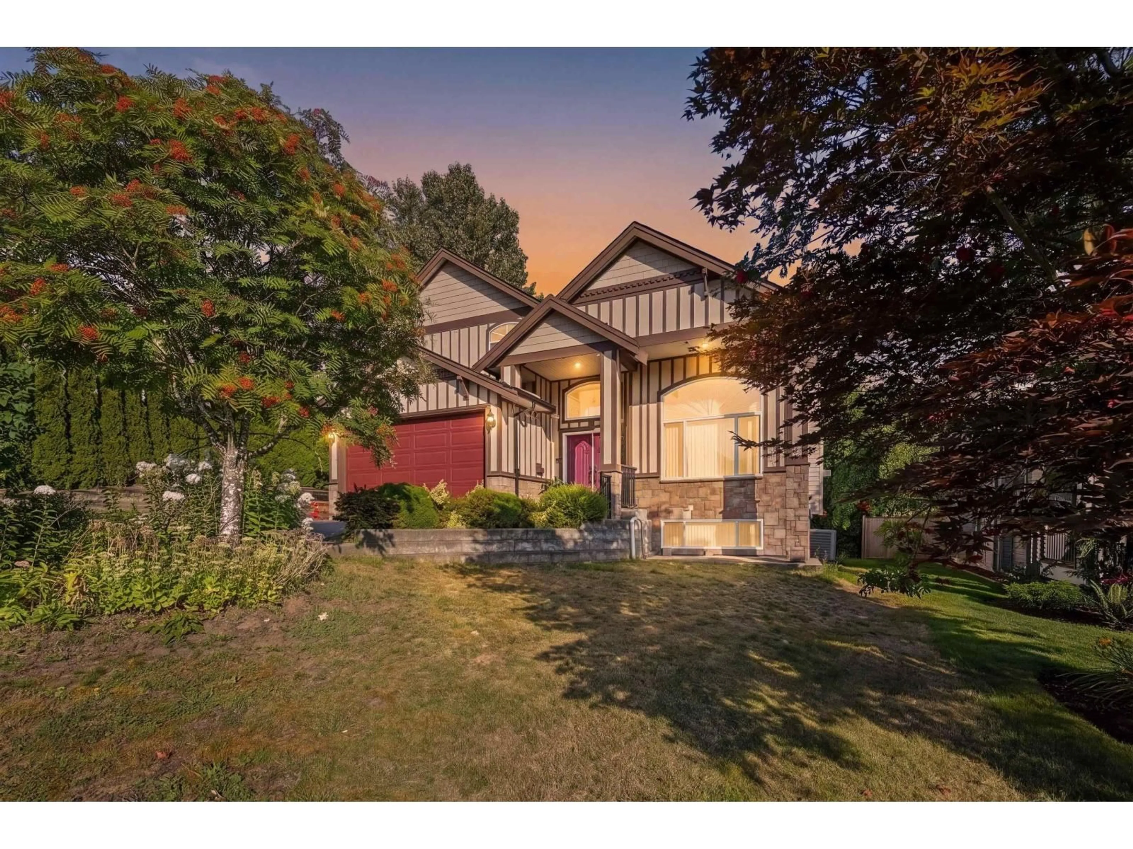 A pic from outside/outdoor area/front of a property/back of a property/a pic from drone, street for 8032 MELBURN DRIVE, Mission British Columbia V2V2B6
