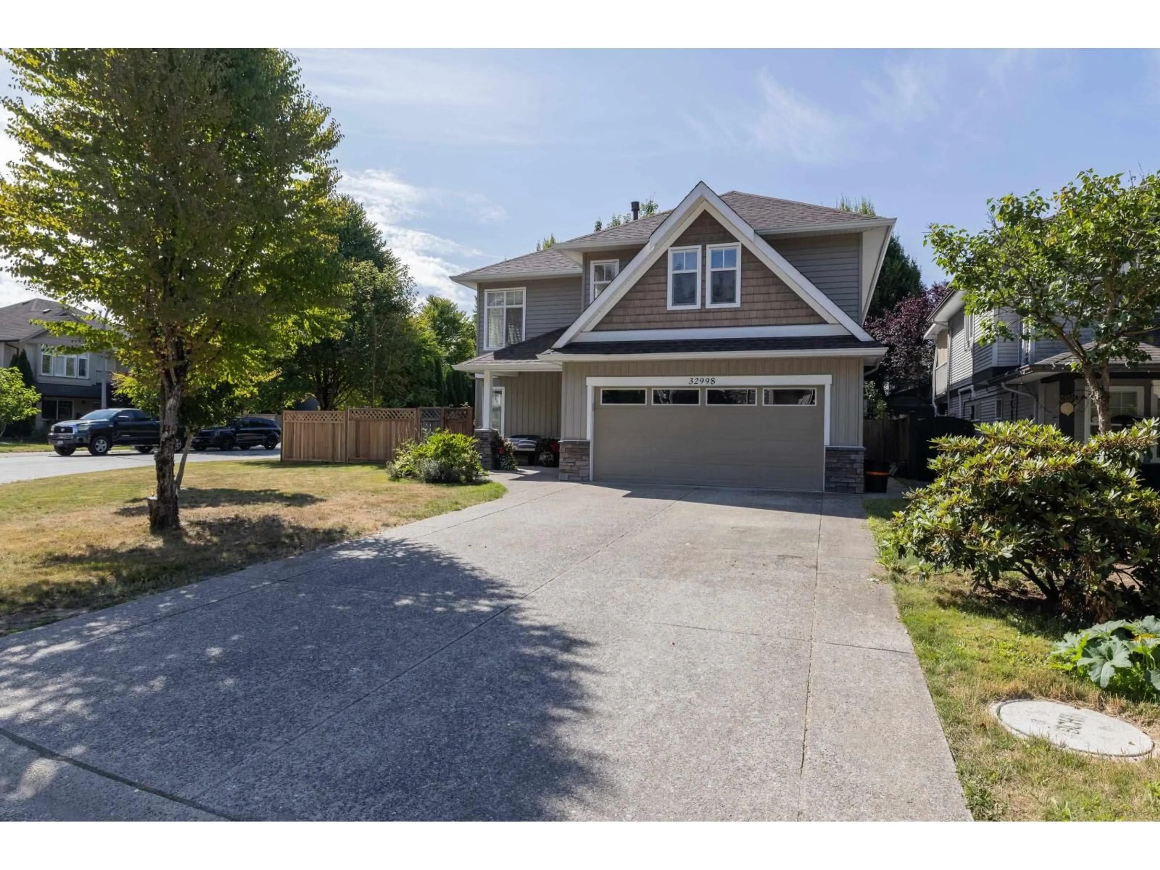Home with vinyl exterior material, street for 32998 BOOTHBY AVENUE, Mission British Columbia V2V7R6