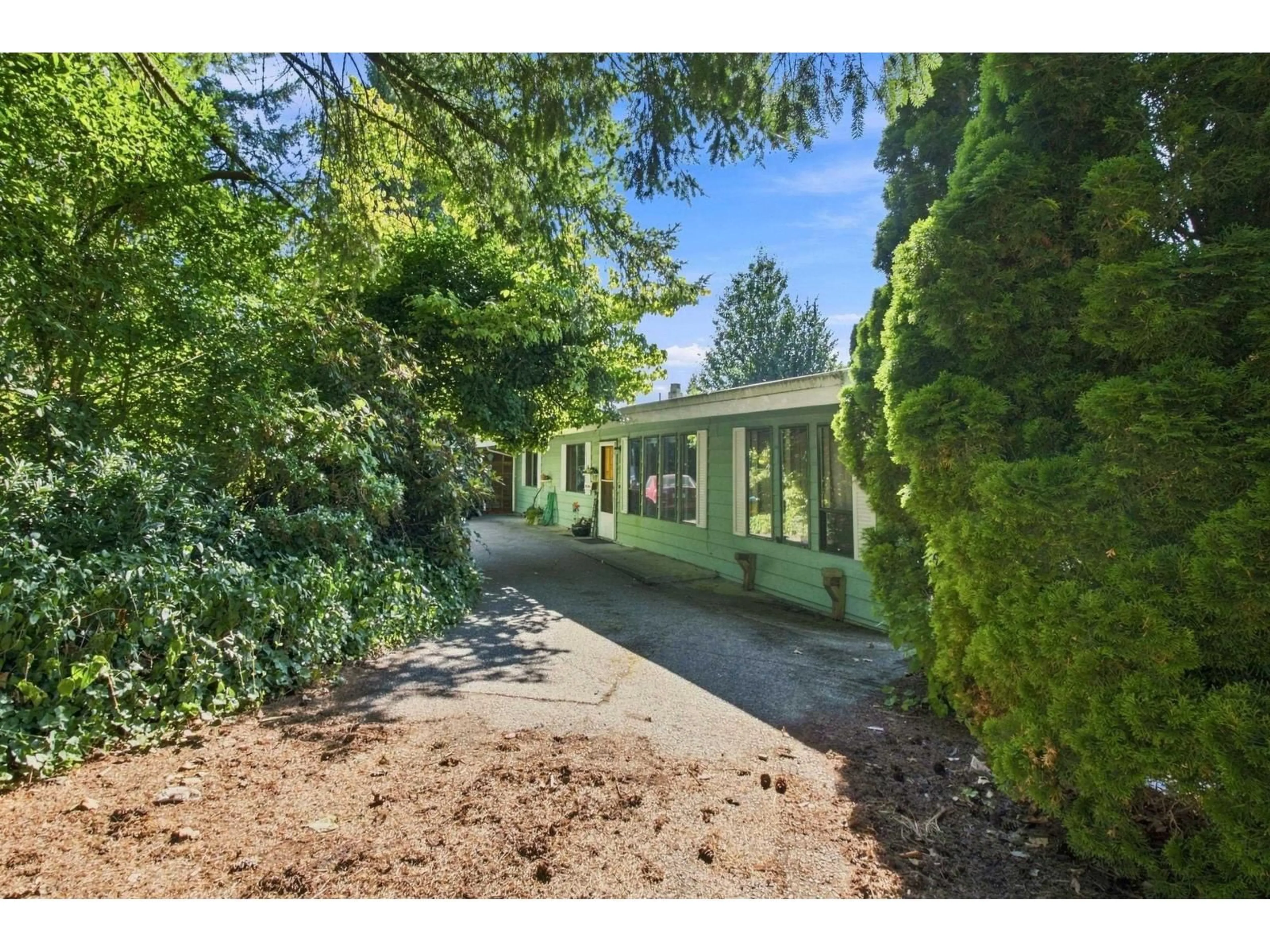 A pic from outside/outdoor area/front of a property/back of a property/a pic from drone, street for 7817 SANDPIPER STREET, Mission British Columbia V2V5B4