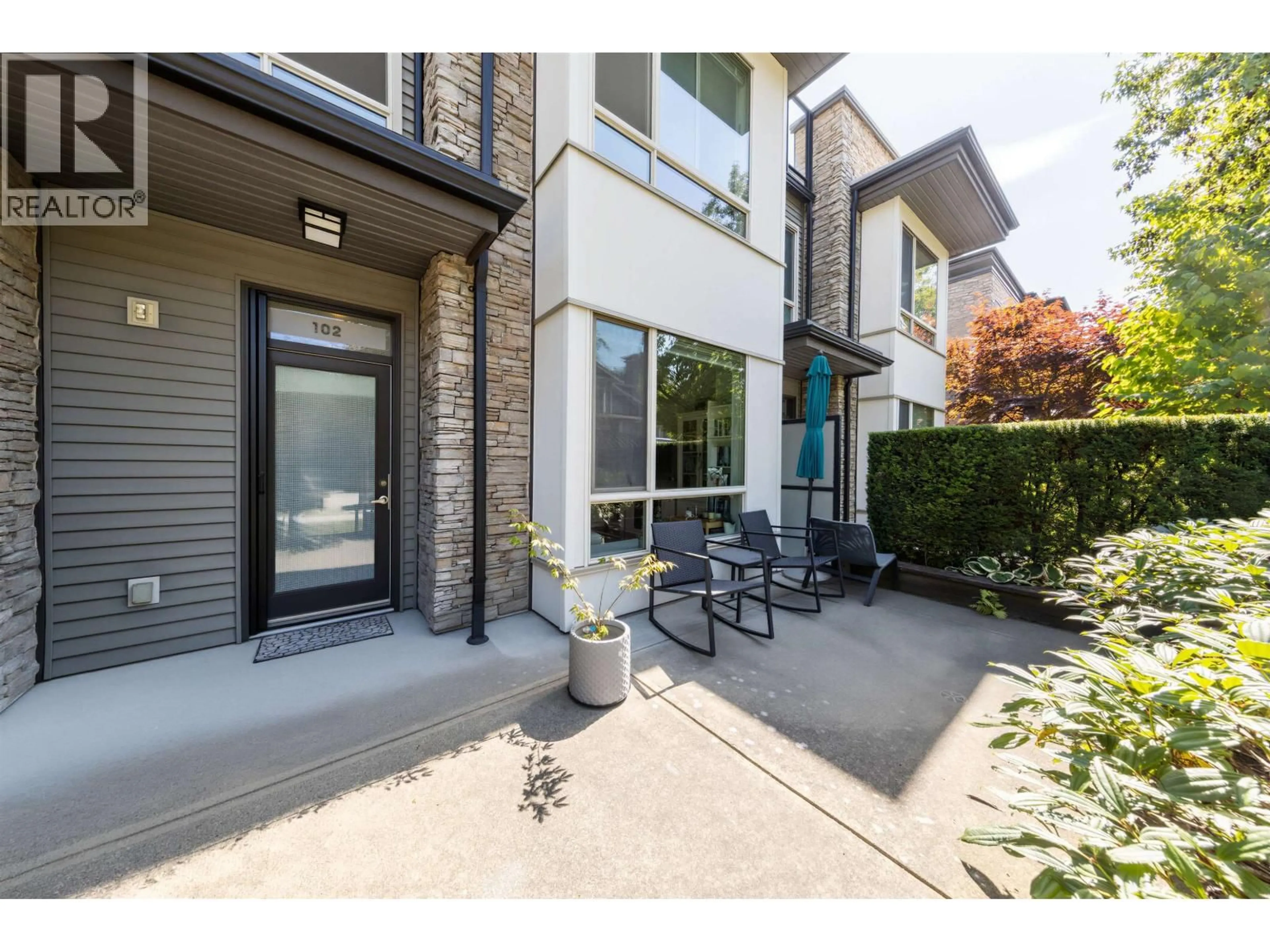Patio, street for 102 - 7418 BYRNEPARK WALK, Burnaby British Columbia V3N0B3