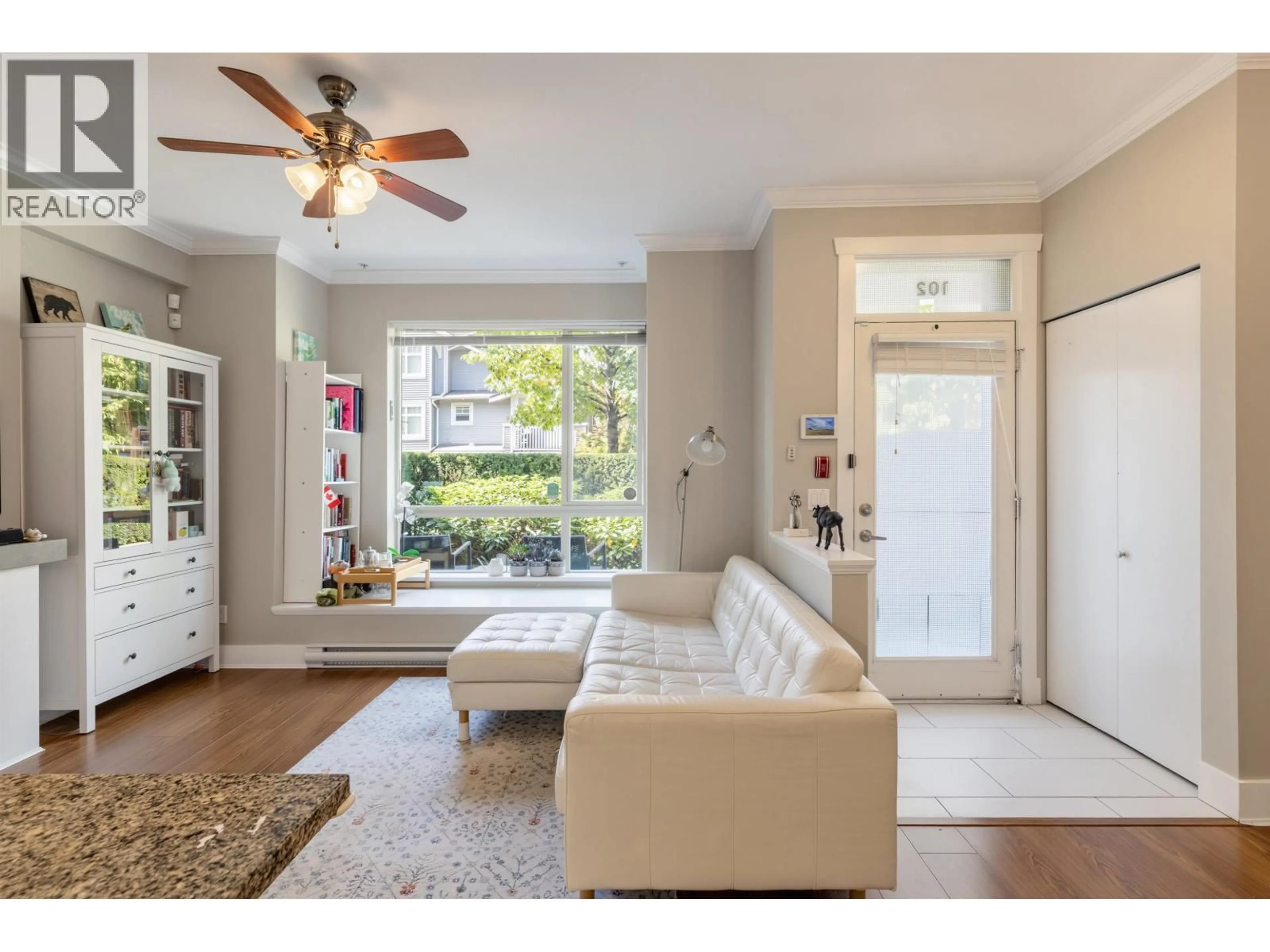 Living room with furniture, unknown for 102 - 7418 BYRNEPARK WALK, Burnaby British Columbia V3N0B3